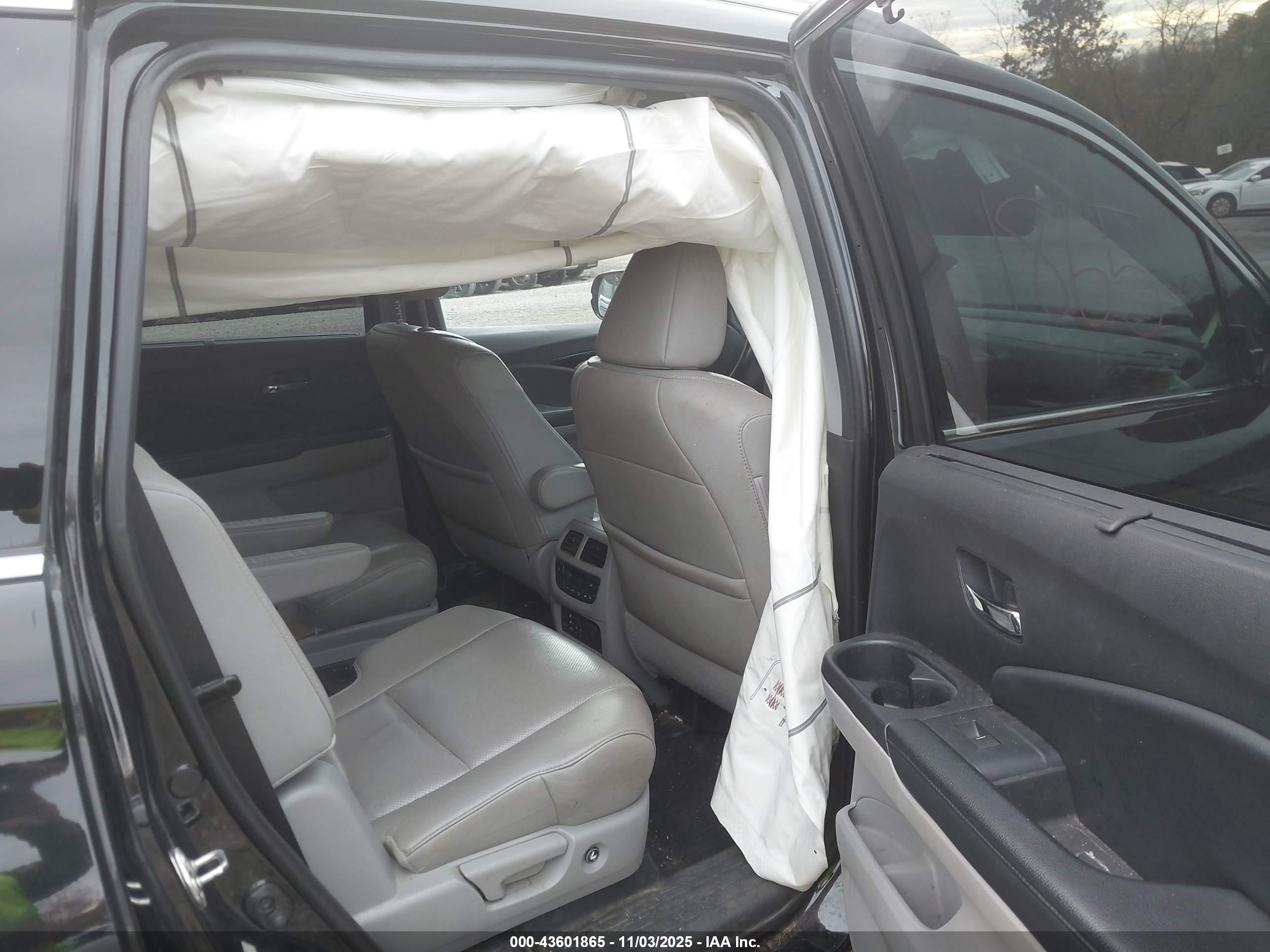 HONDA PILOT image 8