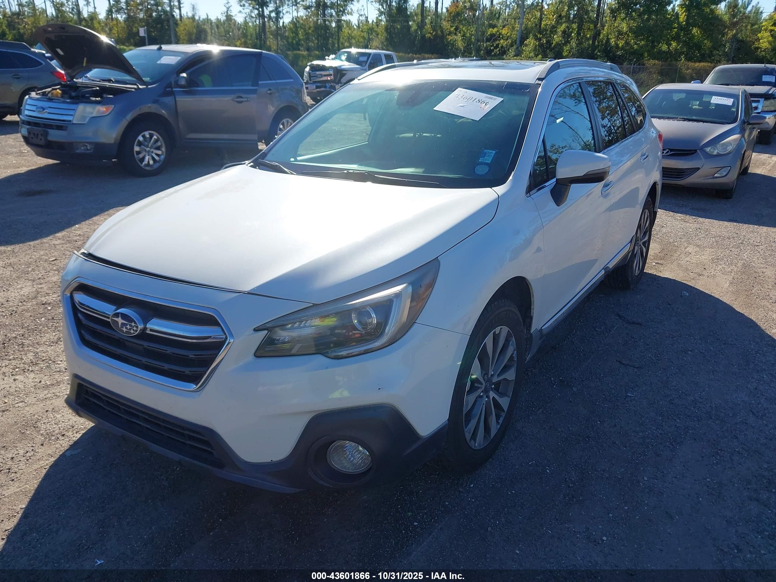 SUBARU OUTBACK image 2