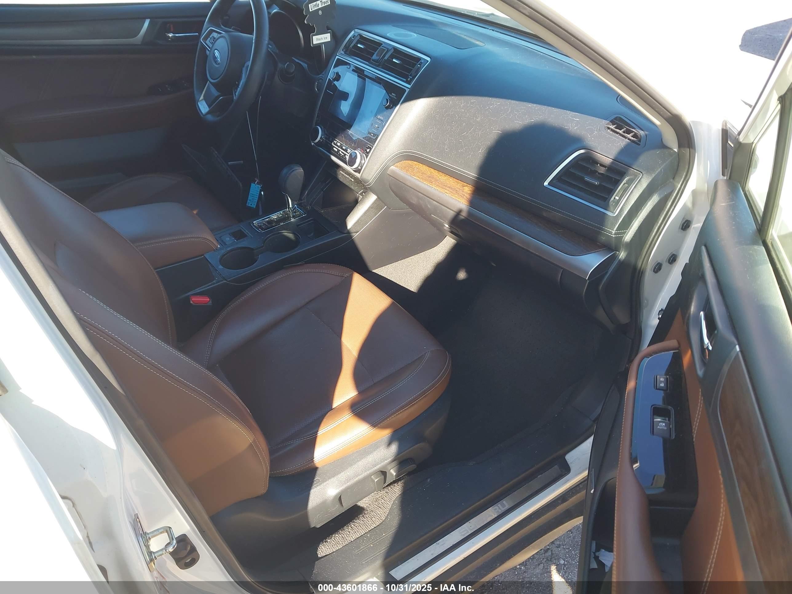 SUBARU OUTBACK image 5