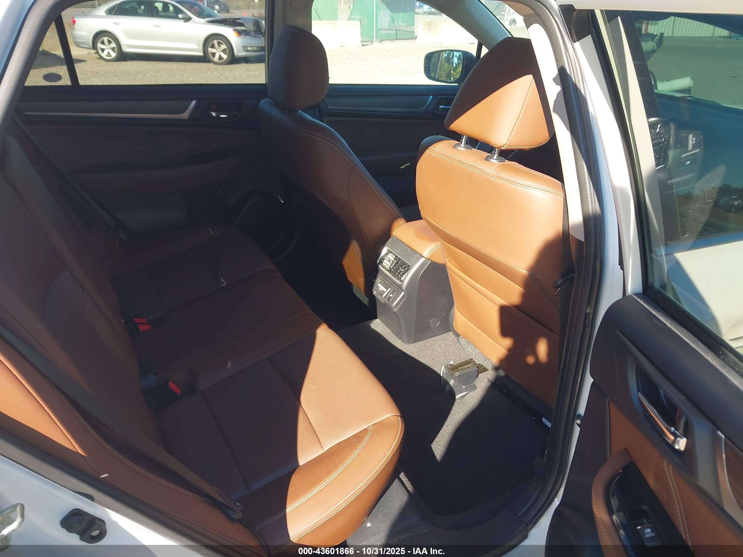 SUBARU OUTBACK image 8