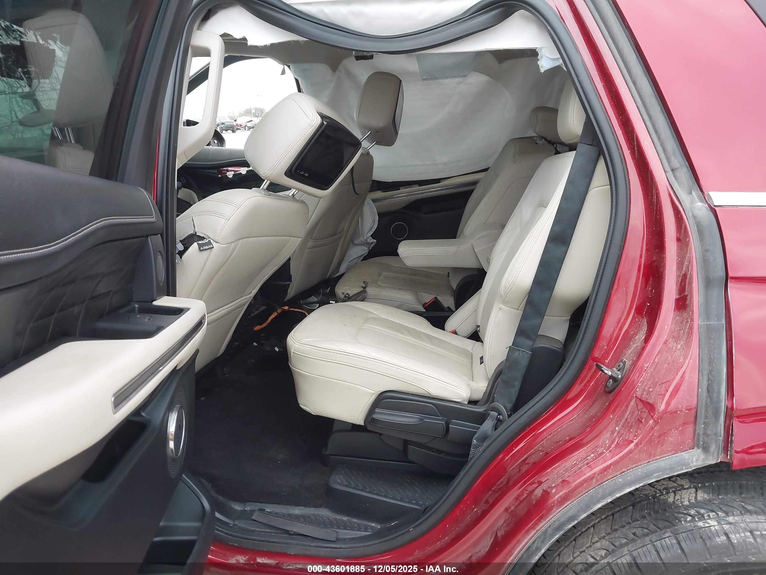 FORD EXPEDITION image 8