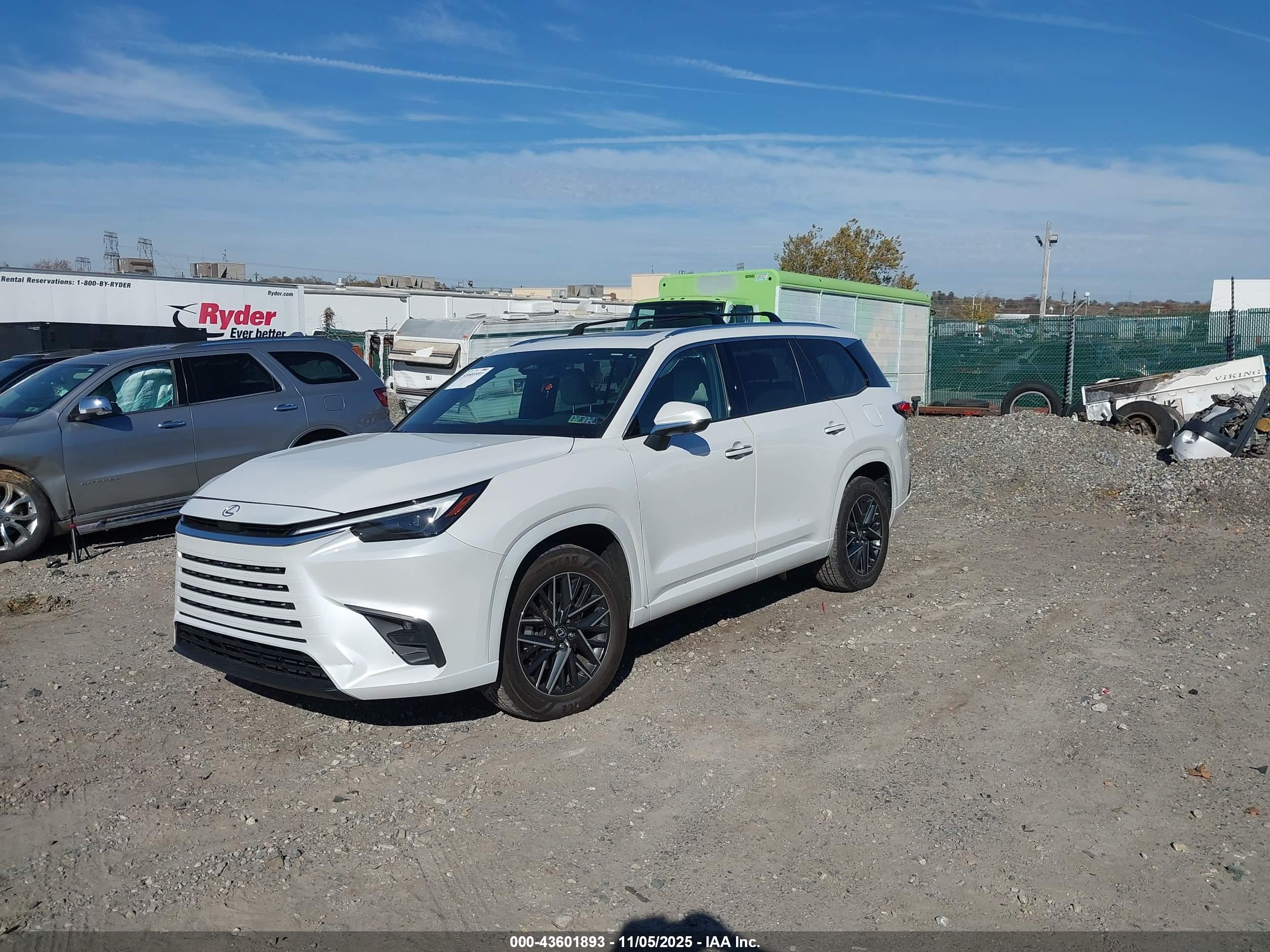 LEXUS TX image 2