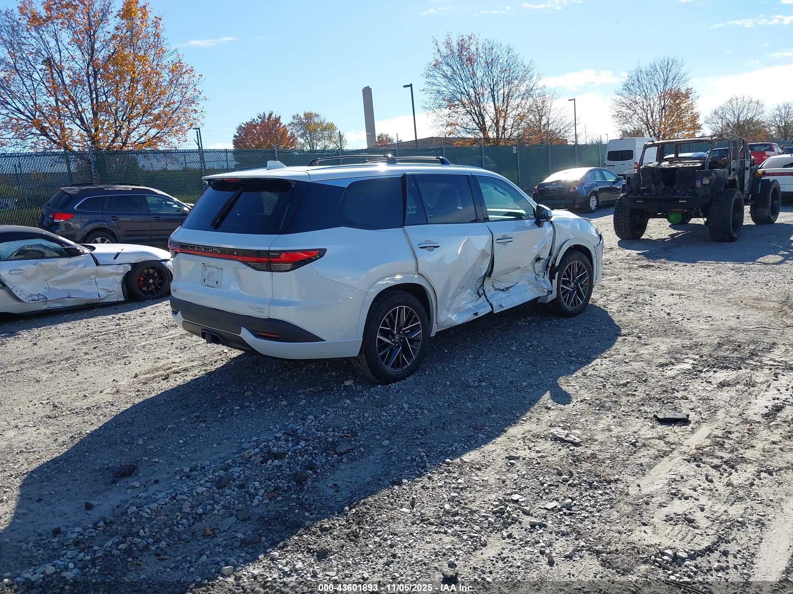 LEXUS TX image 4