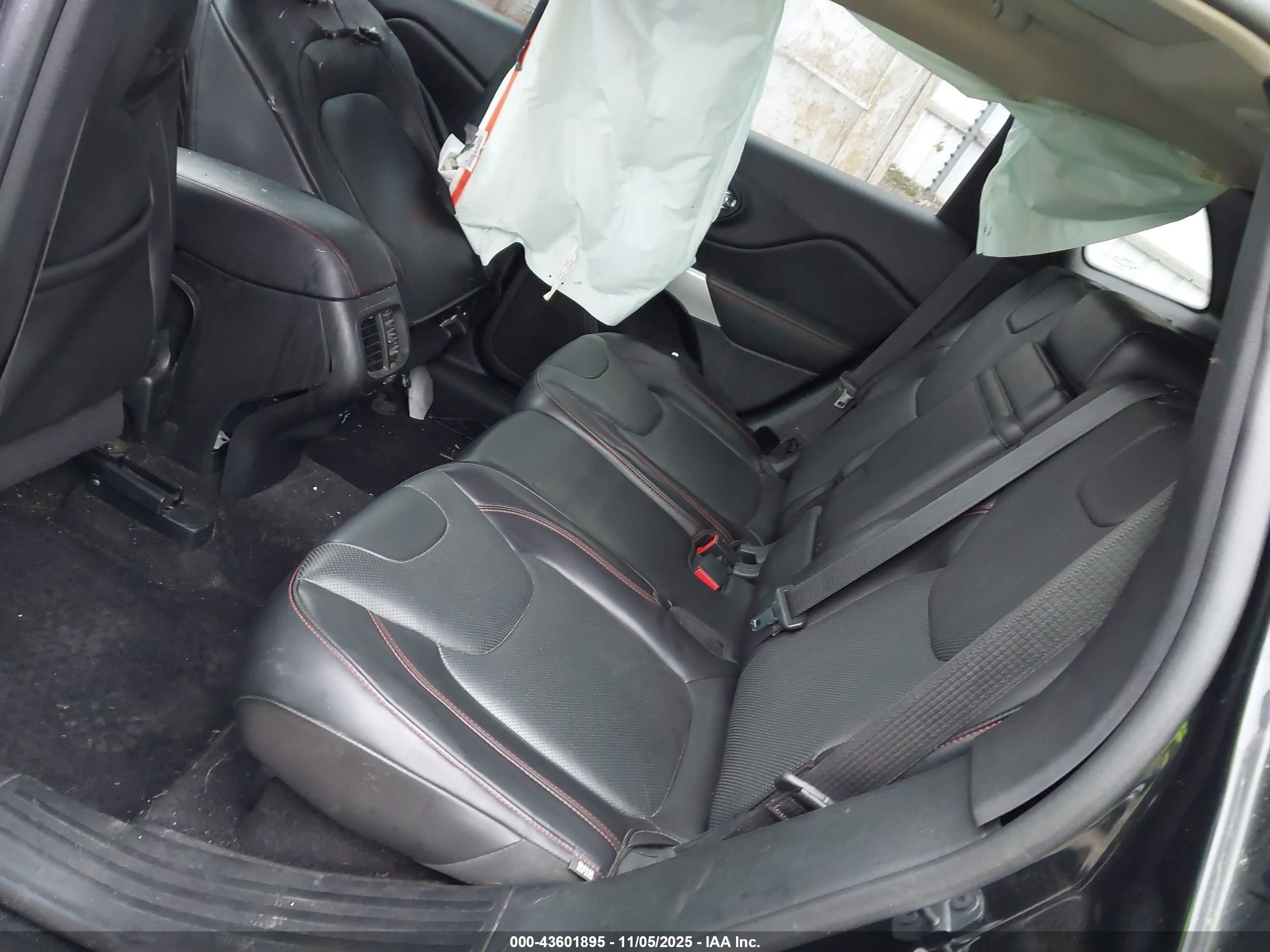 JEEP CHEROKEE image 8