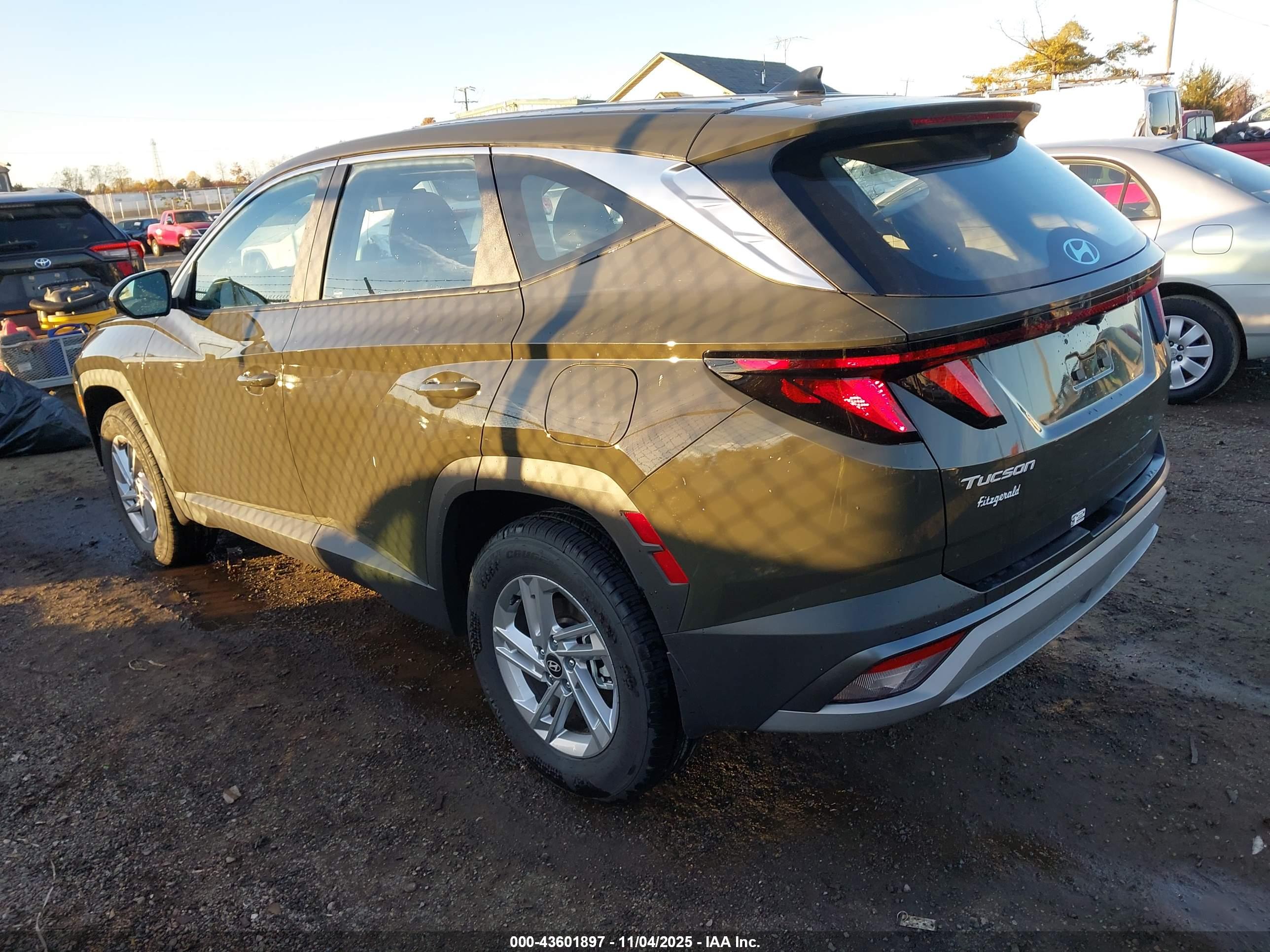 HYUNDAI TUCSON image 3