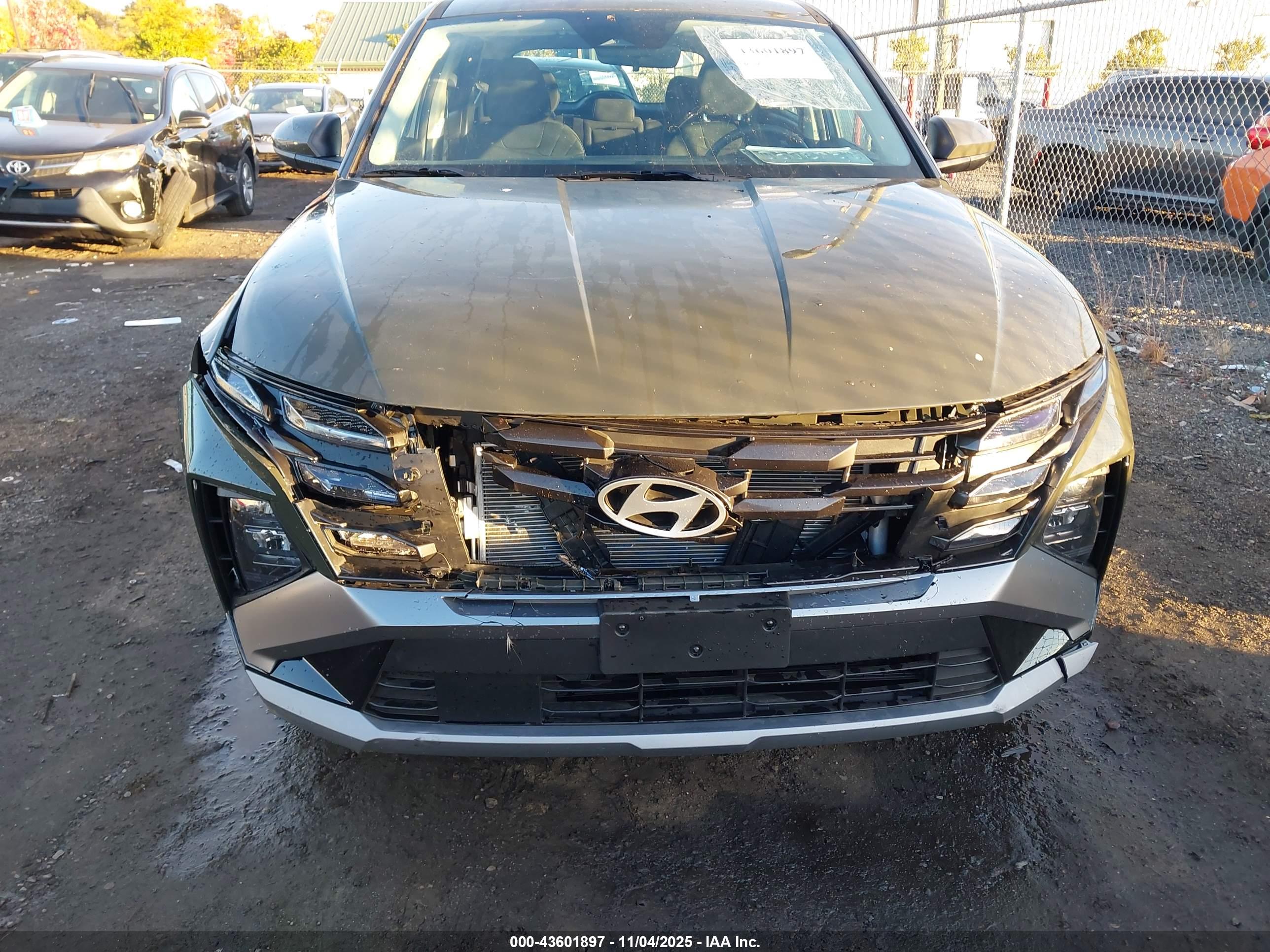 HYUNDAI TUCSON image 6