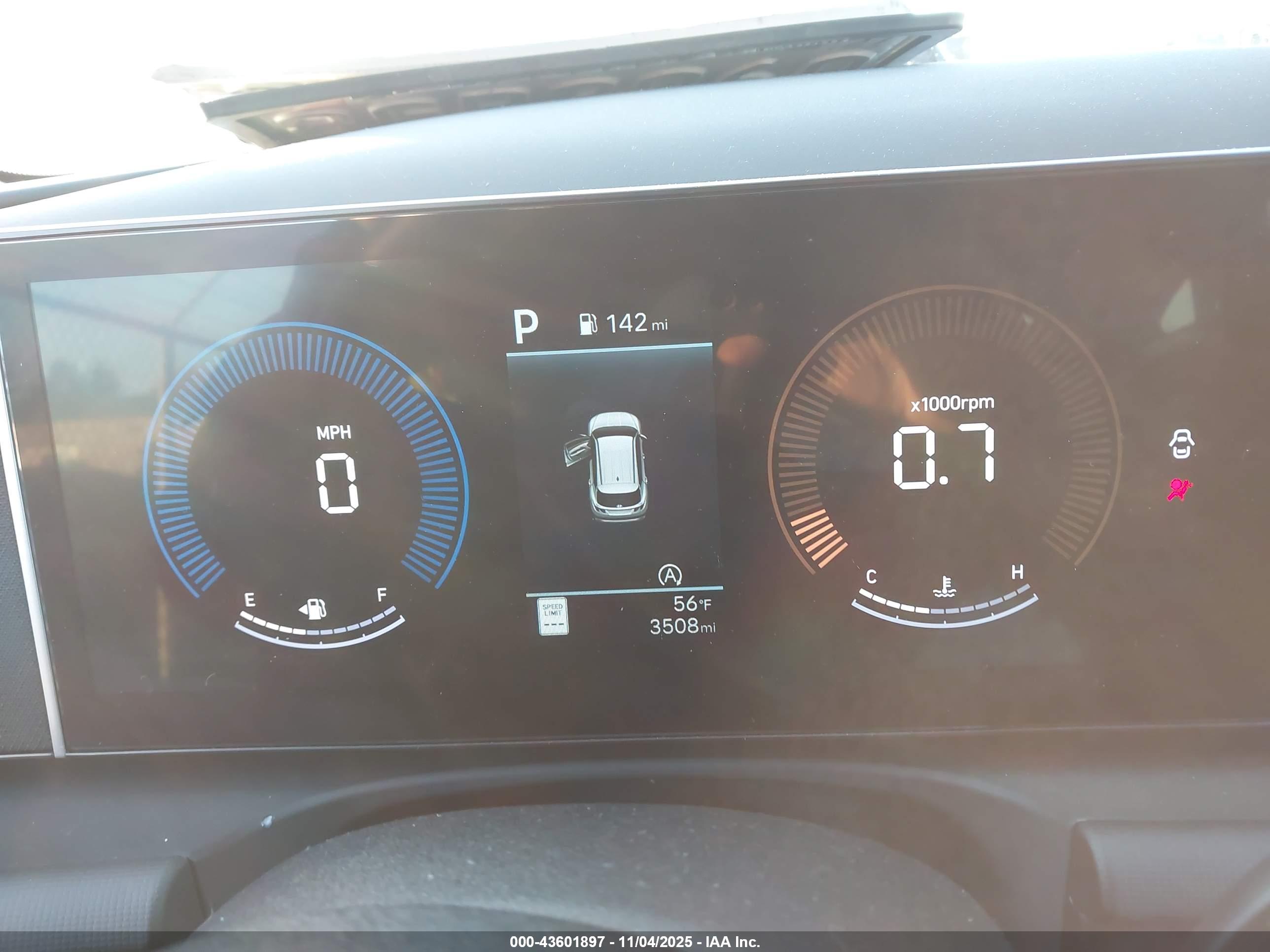 HYUNDAI TUCSON image 7