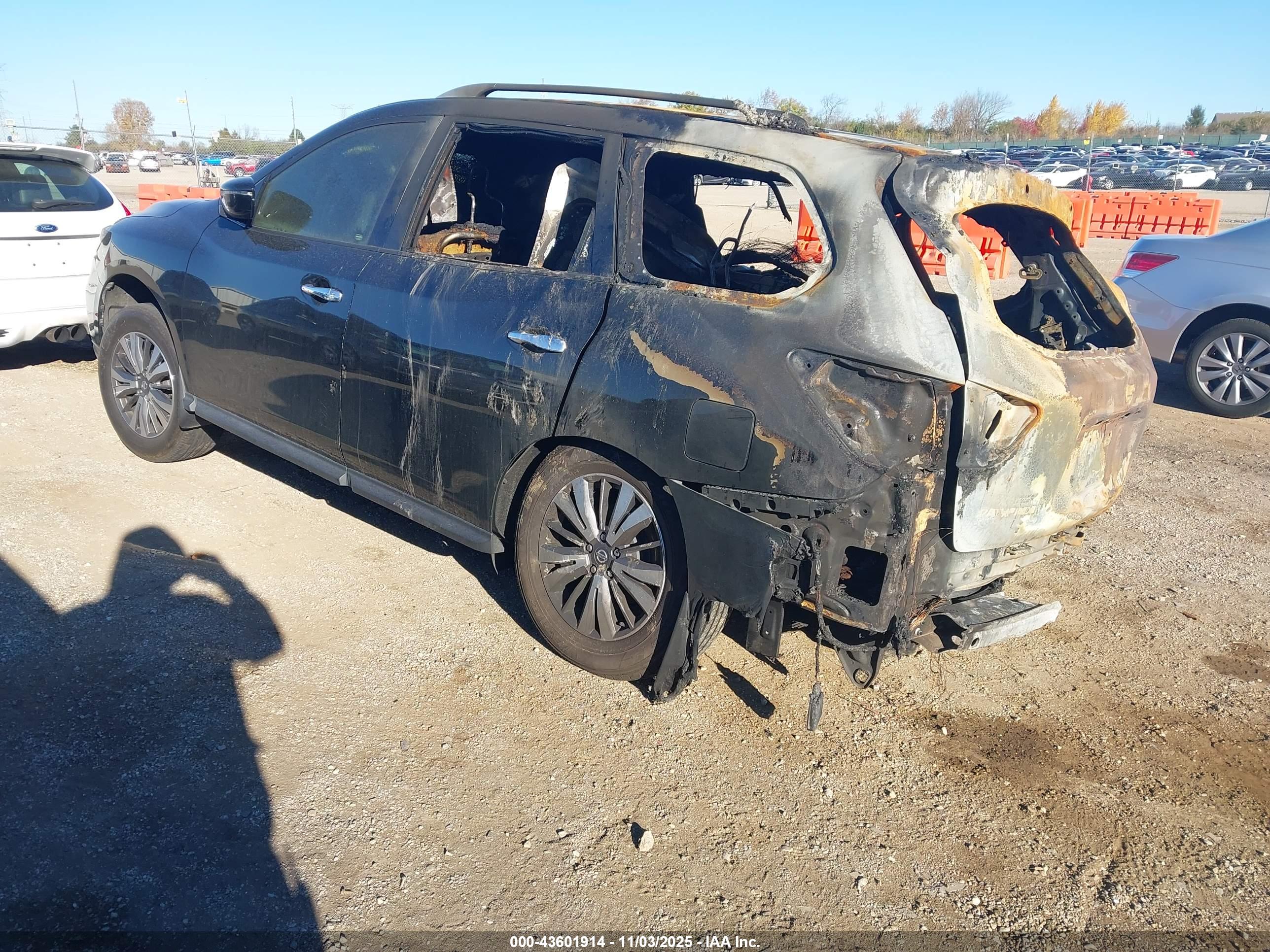 NISSAN PATHFINDER image 3