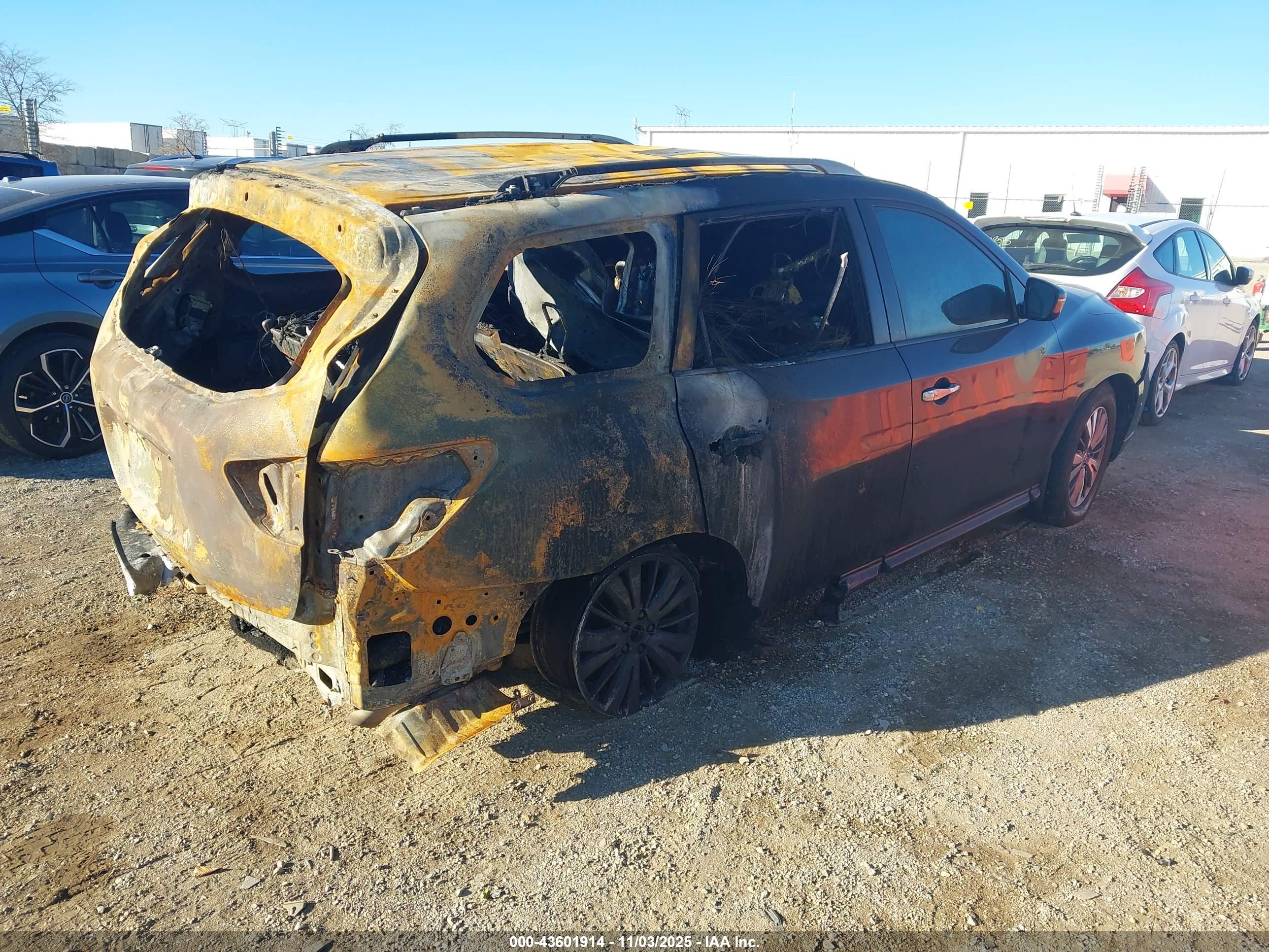 NISSAN PATHFINDER image 4