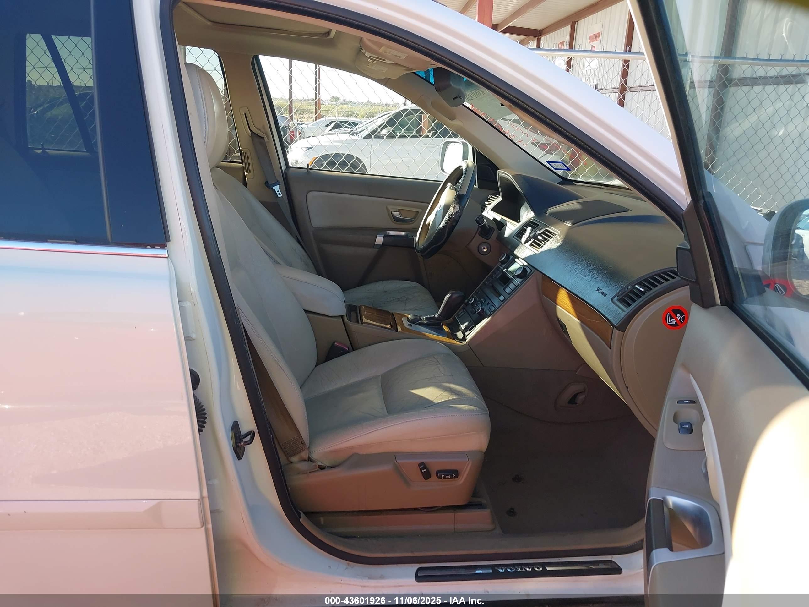 VOLVO XC90 image 5