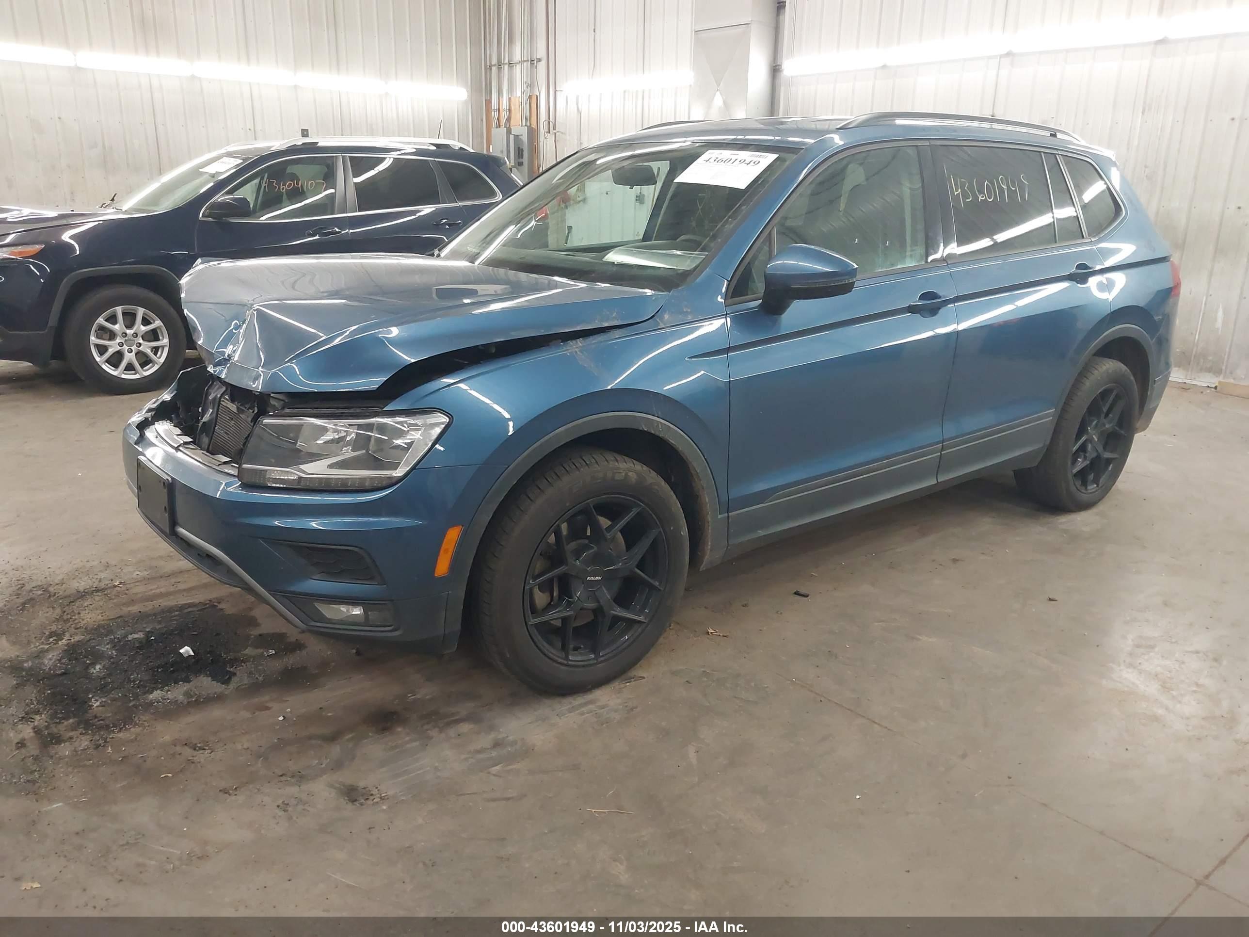 VOLKSWAGEN TIGUAN image 2