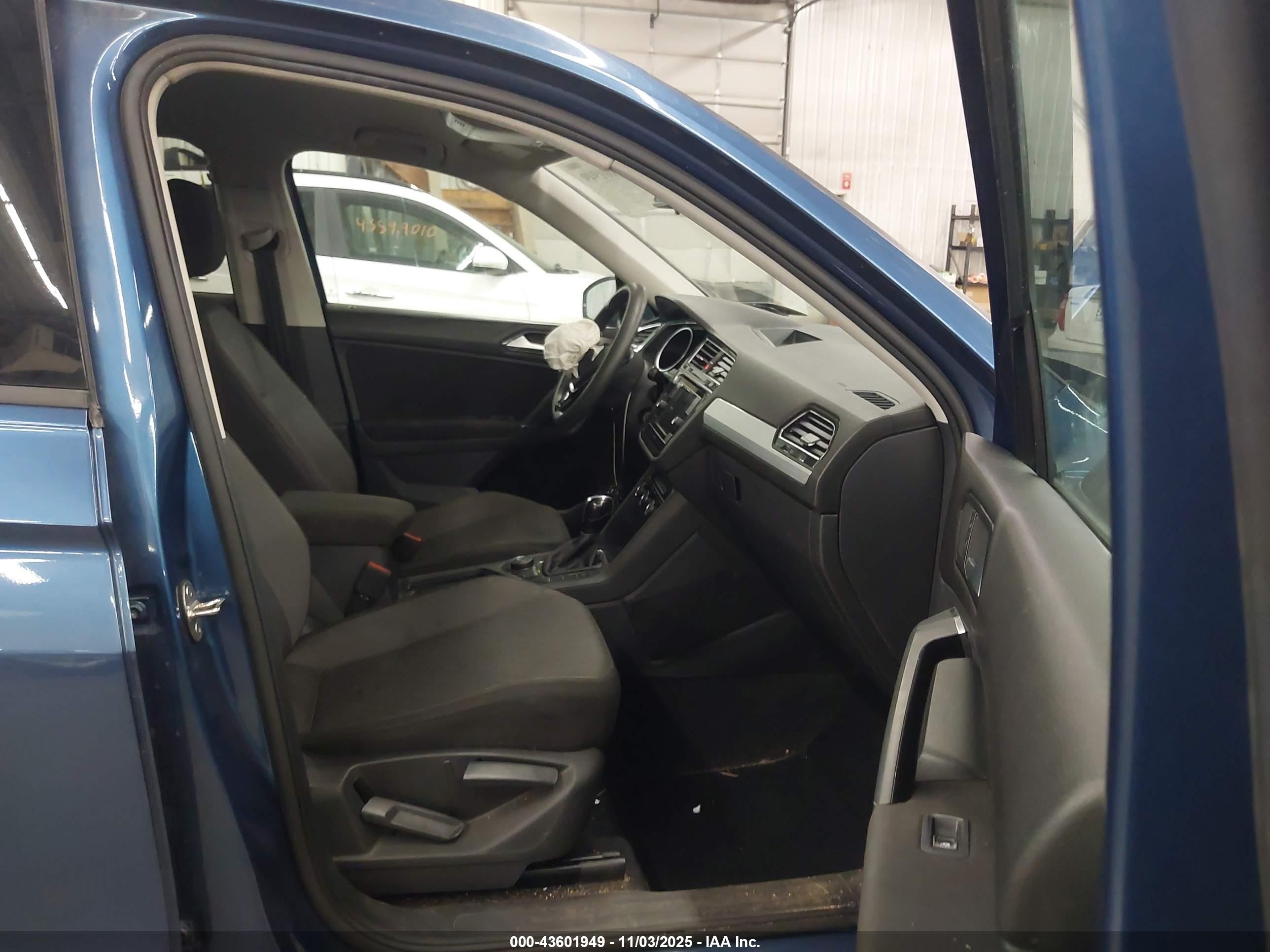 VOLKSWAGEN TIGUAN image 5