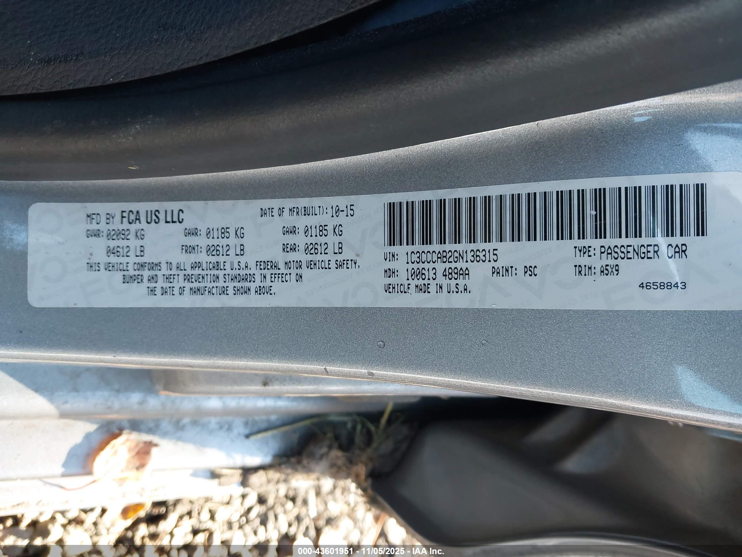 CHRYSLER 200 image 9