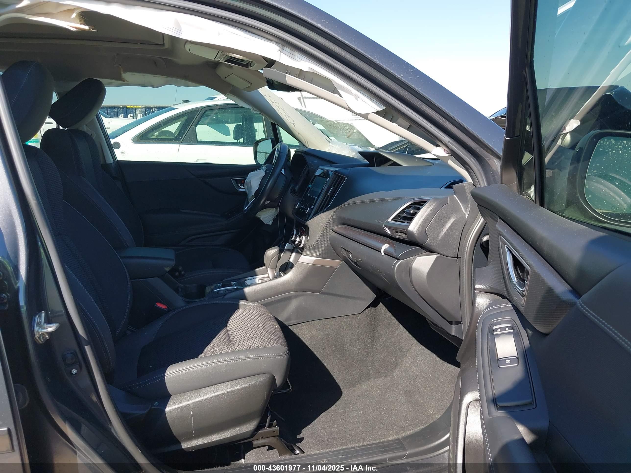 SUBARU FORESTER image 5