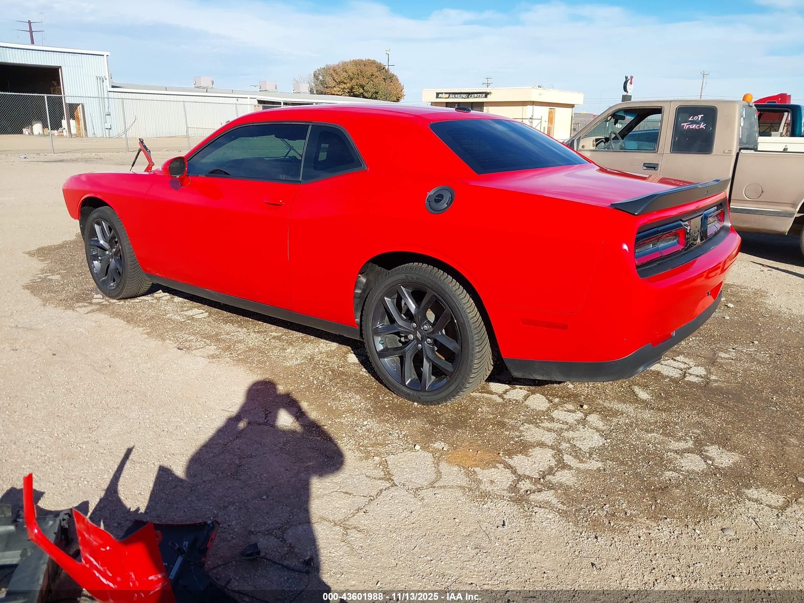 DODGE CHALLENGER image 3