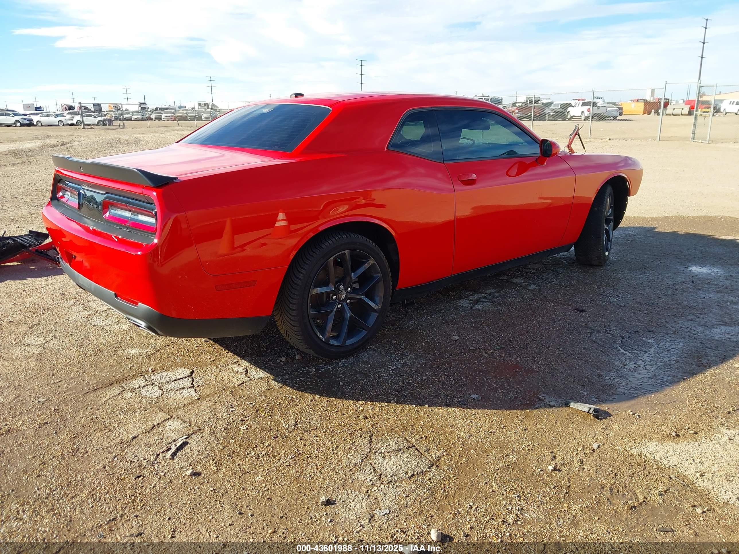 DODGE CHALLENGER image 4