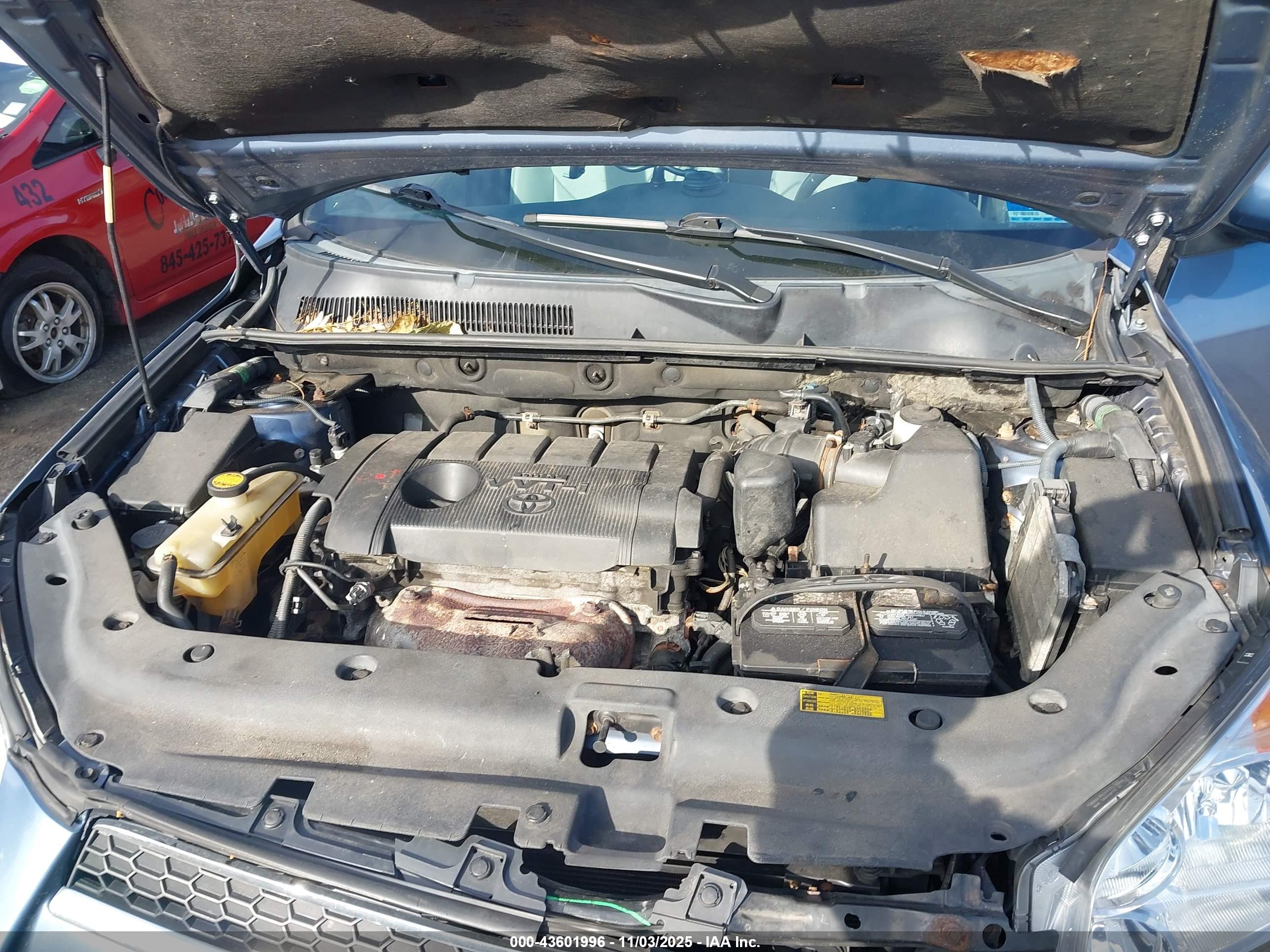 TOYOTA RAV4 image 10