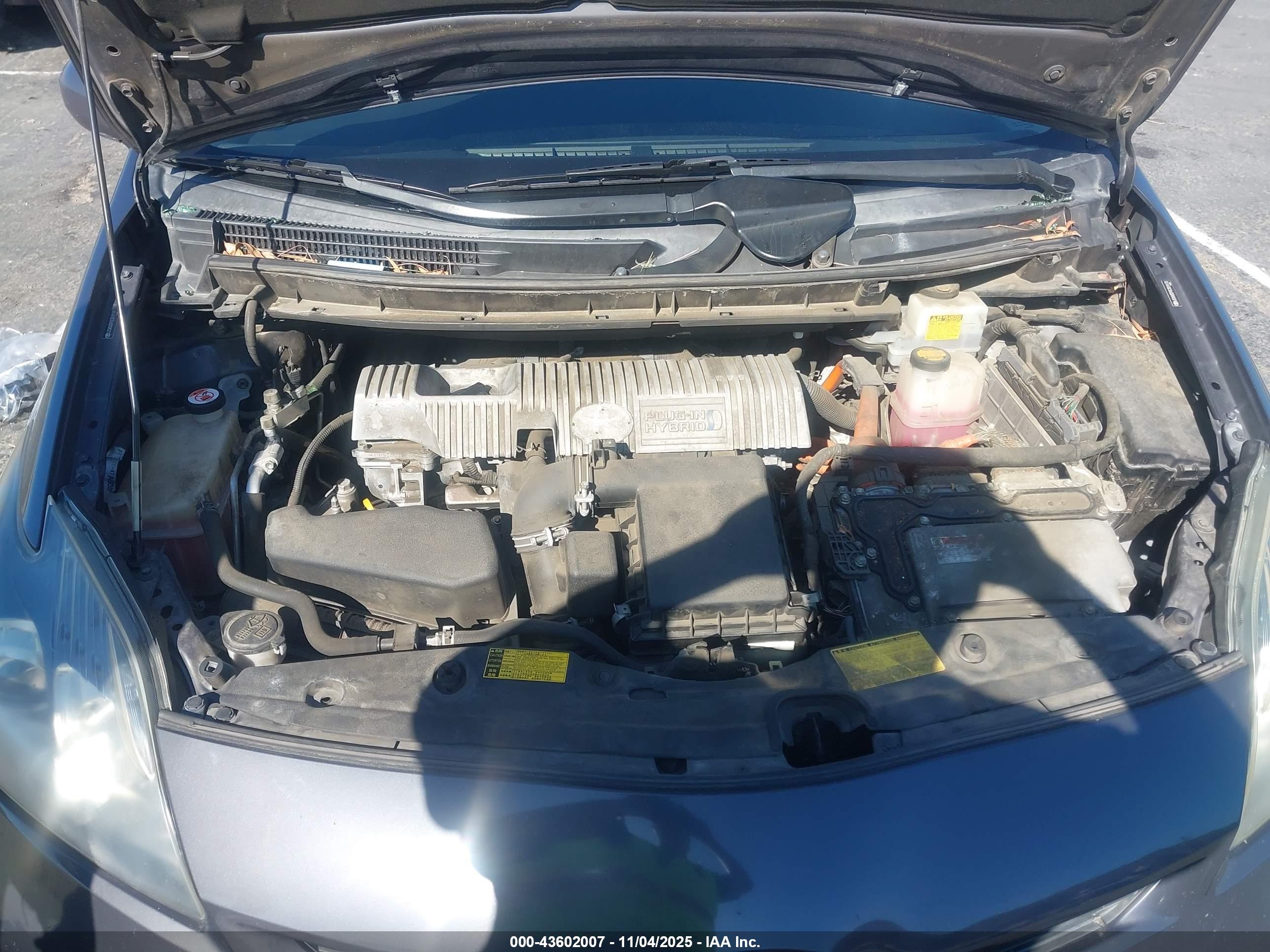 TOYOTA PRIUS image 10
