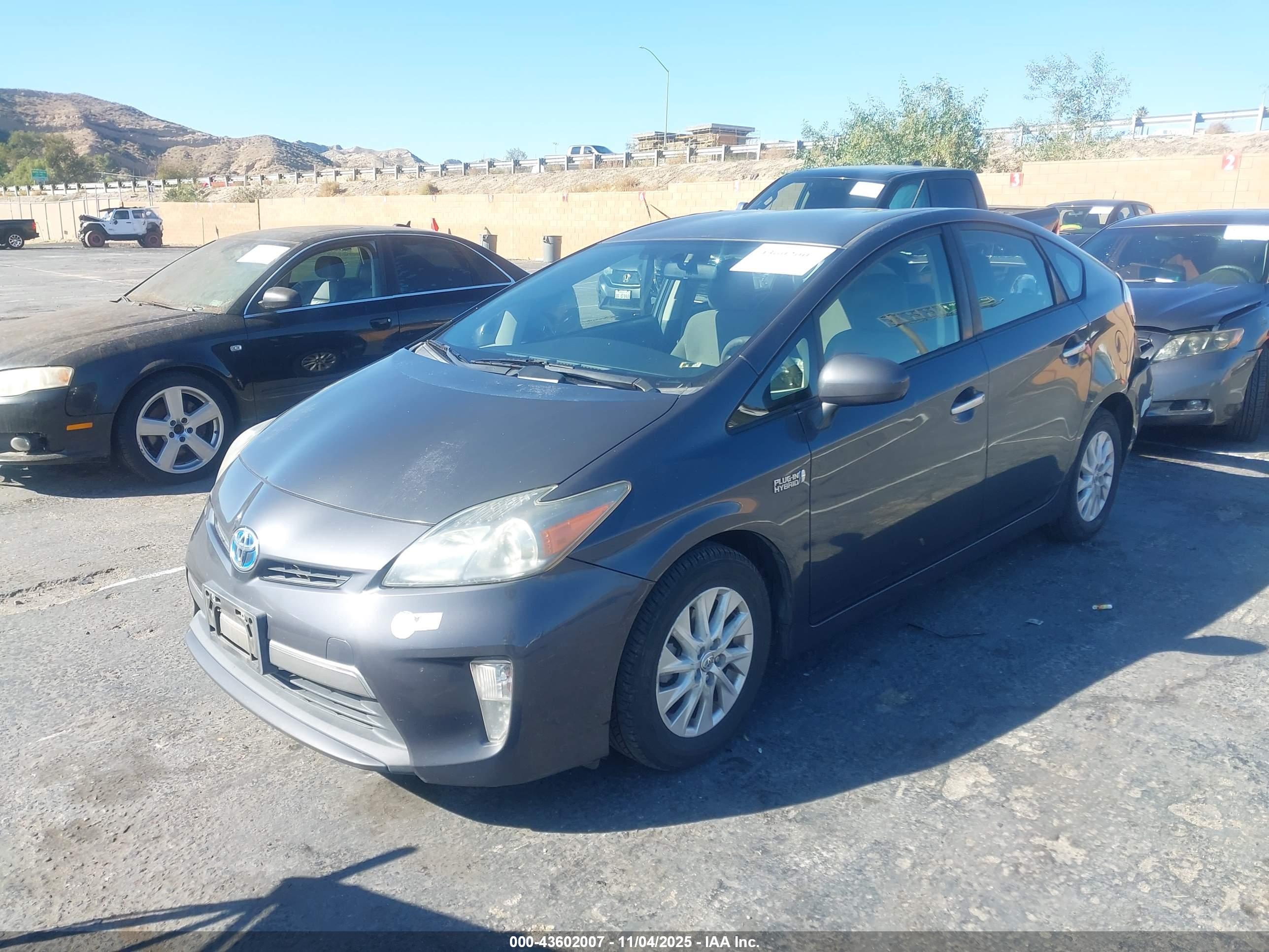 TOYOTA PRIUS image 2