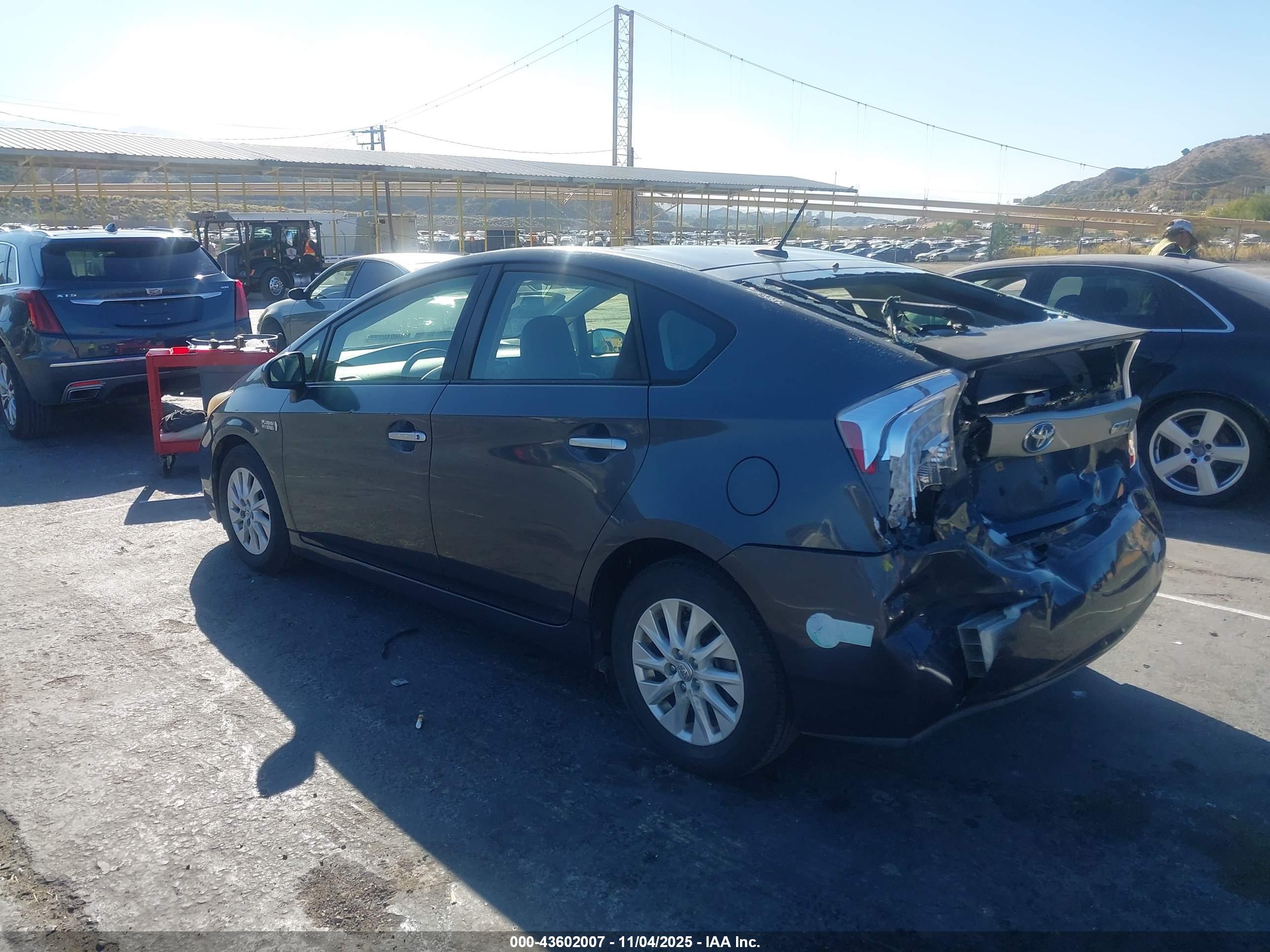 TOYOTA PRIUS image 3
