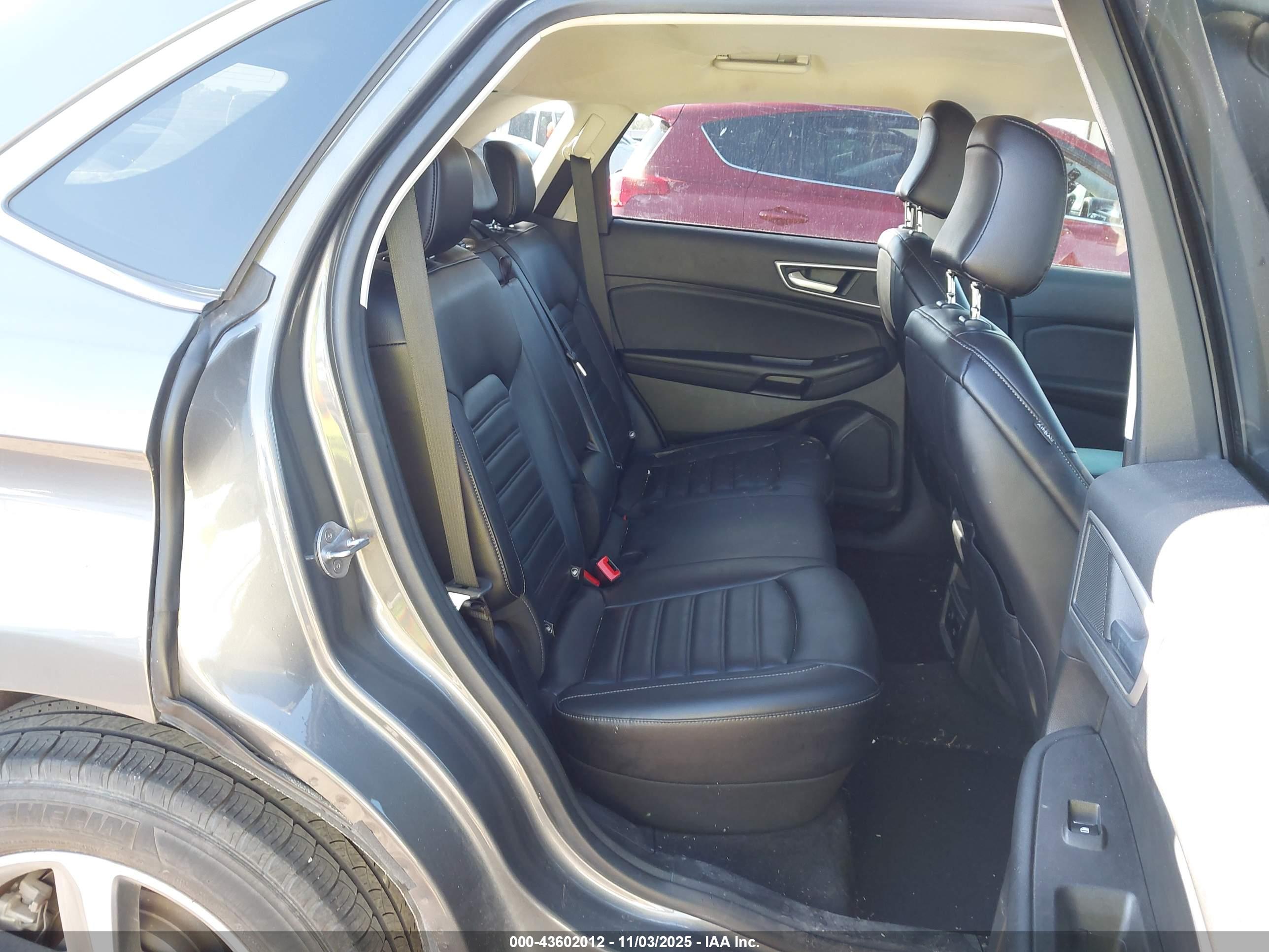 FORD EDGE image 8