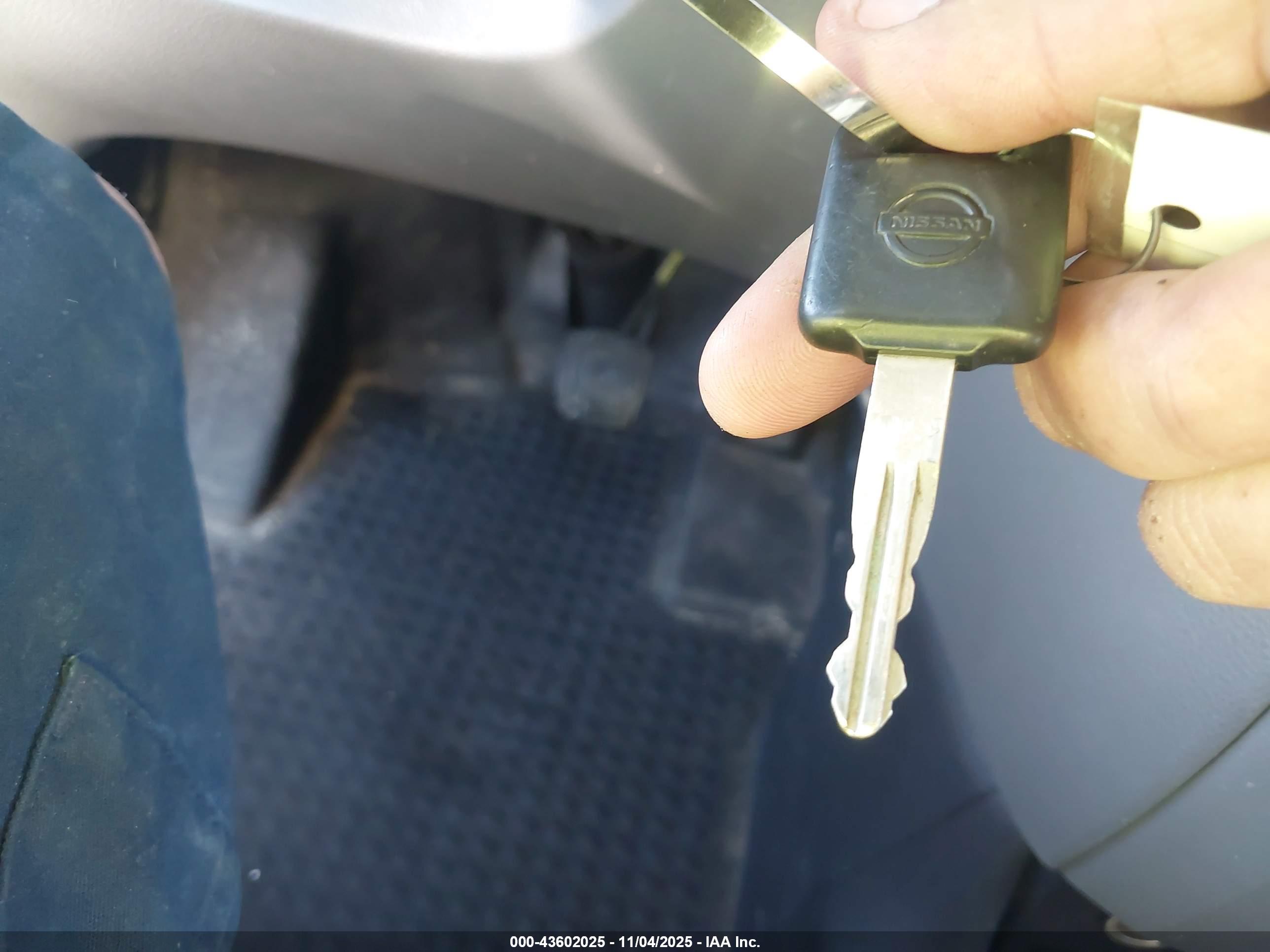 NISSAN NV200 image 11