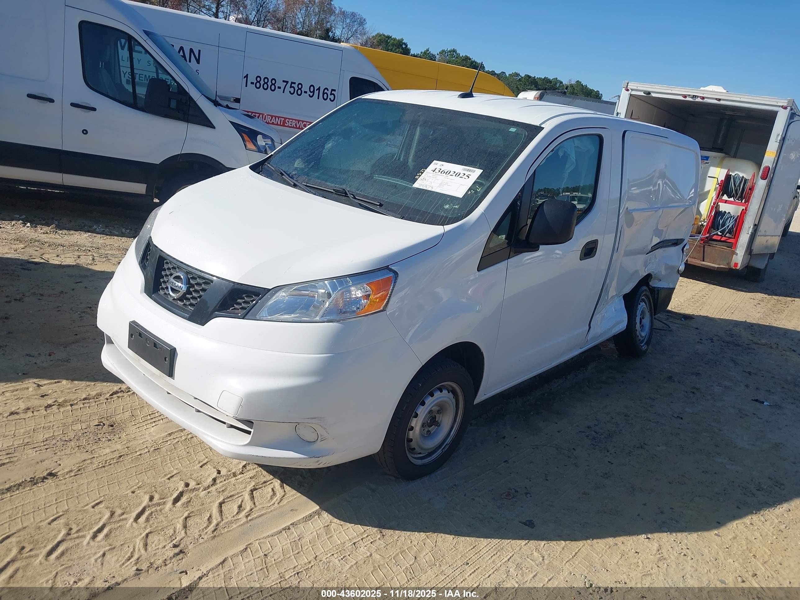 NISSAN NV200 image 2