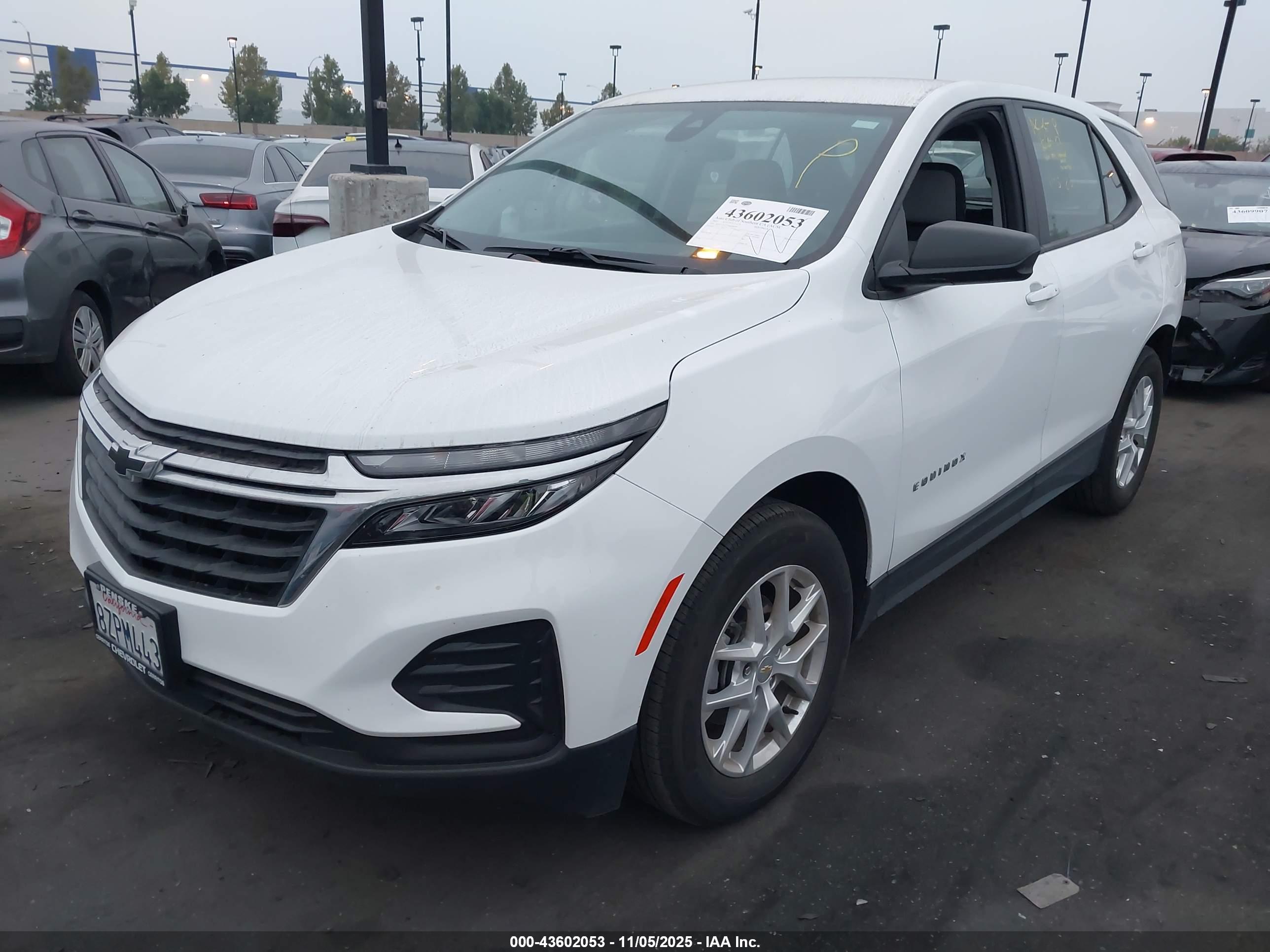 CHEVROLET EQUINOX image 2