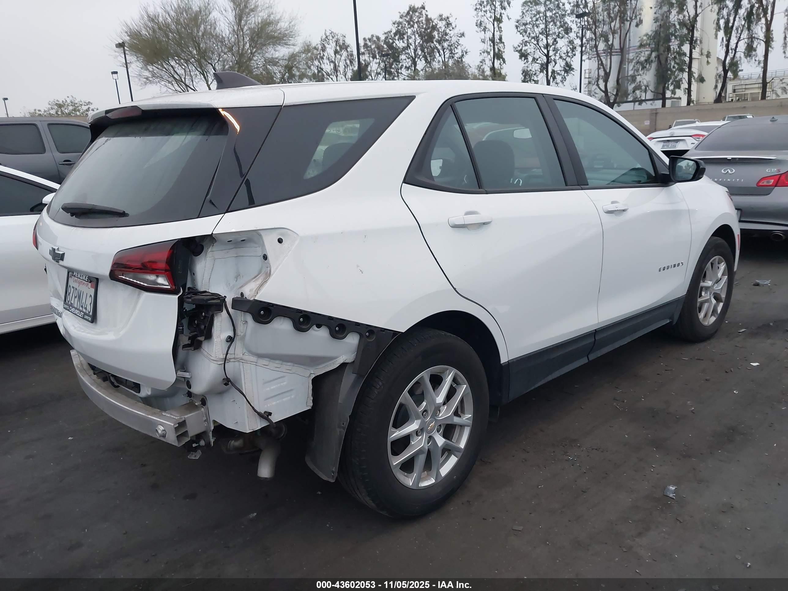 CHEVROLET EQUINOX image 4