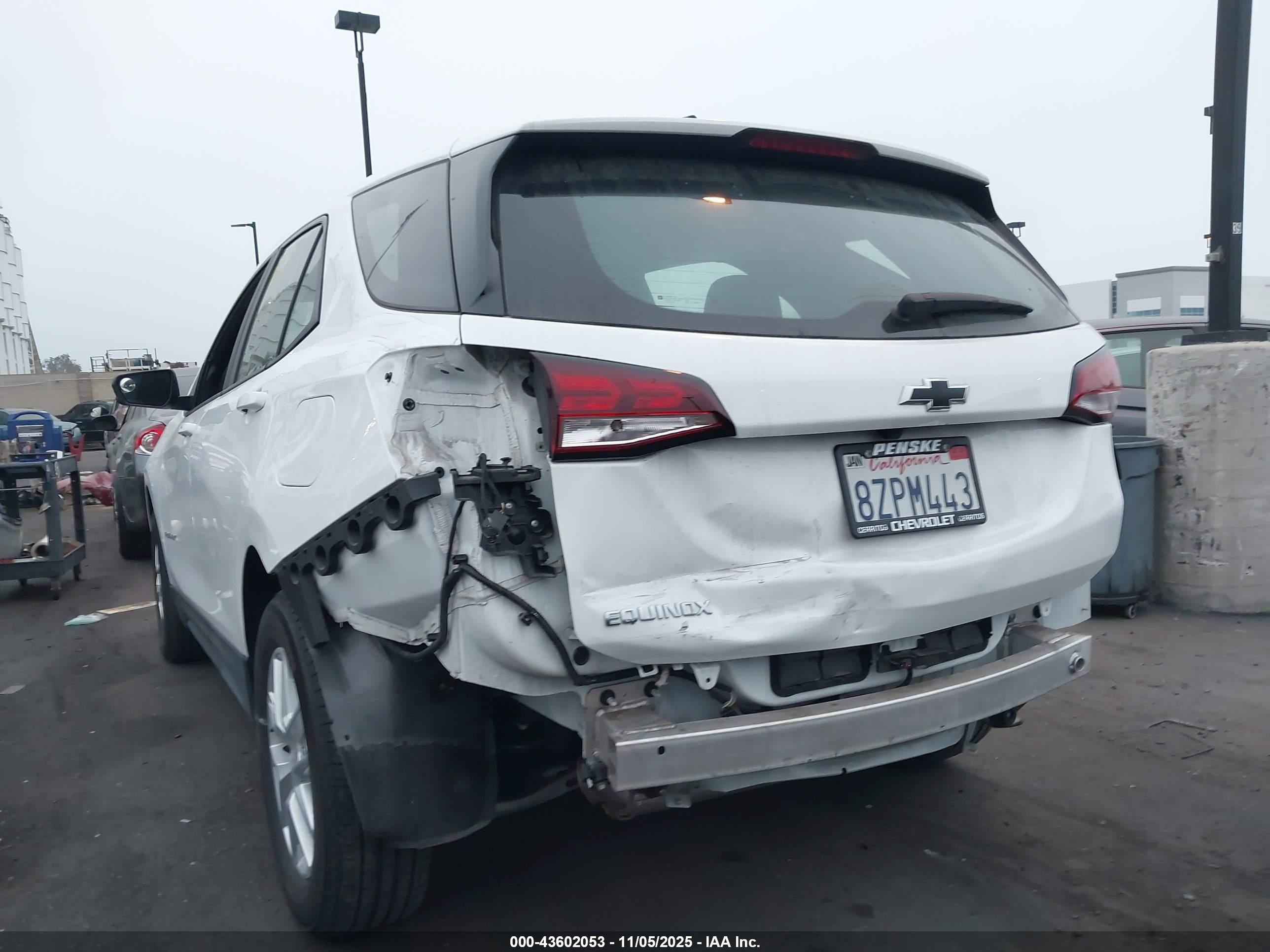 CHEVROLET EQUINOX image 6