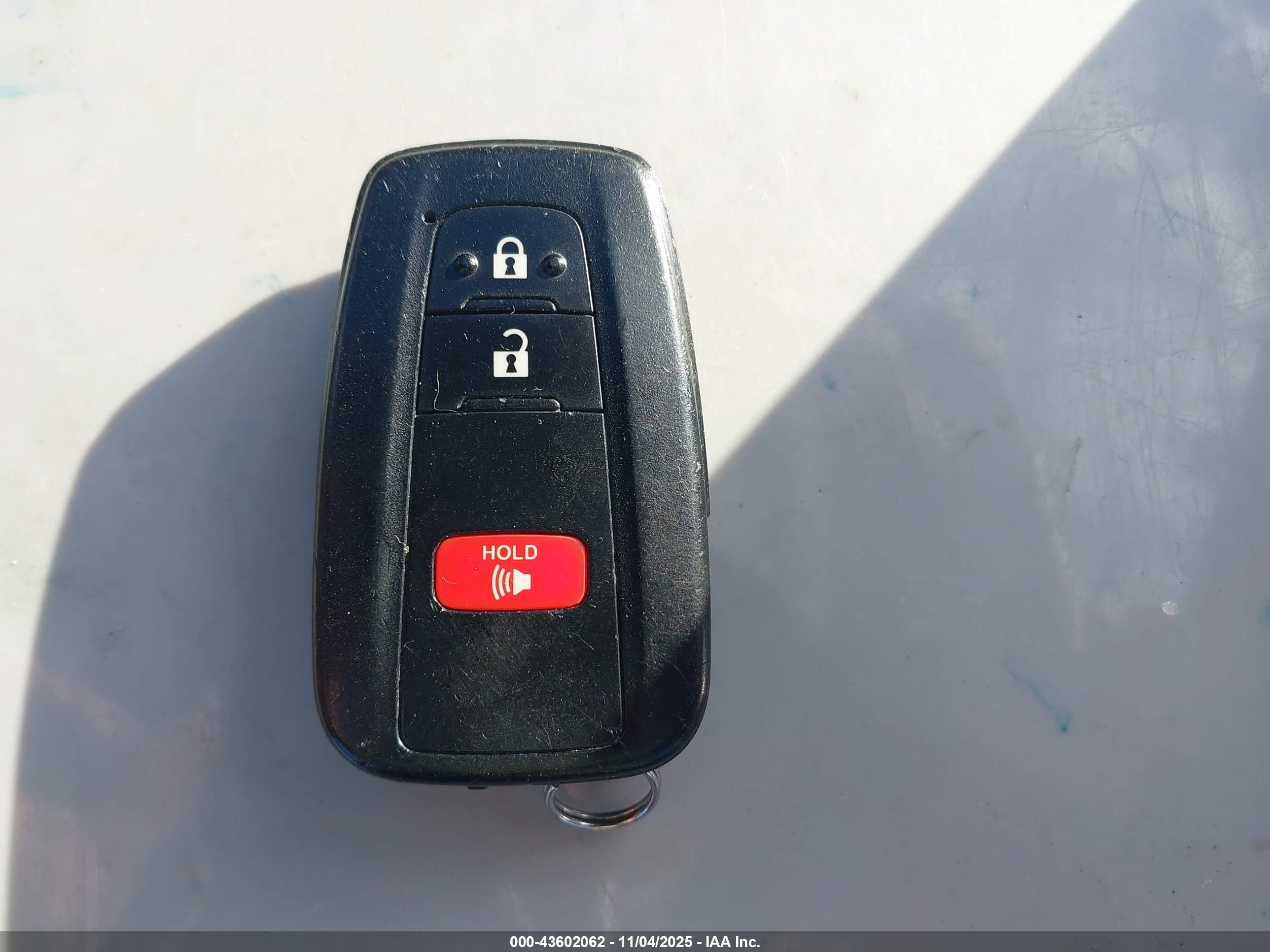 TOYOTA PRIUS image 11