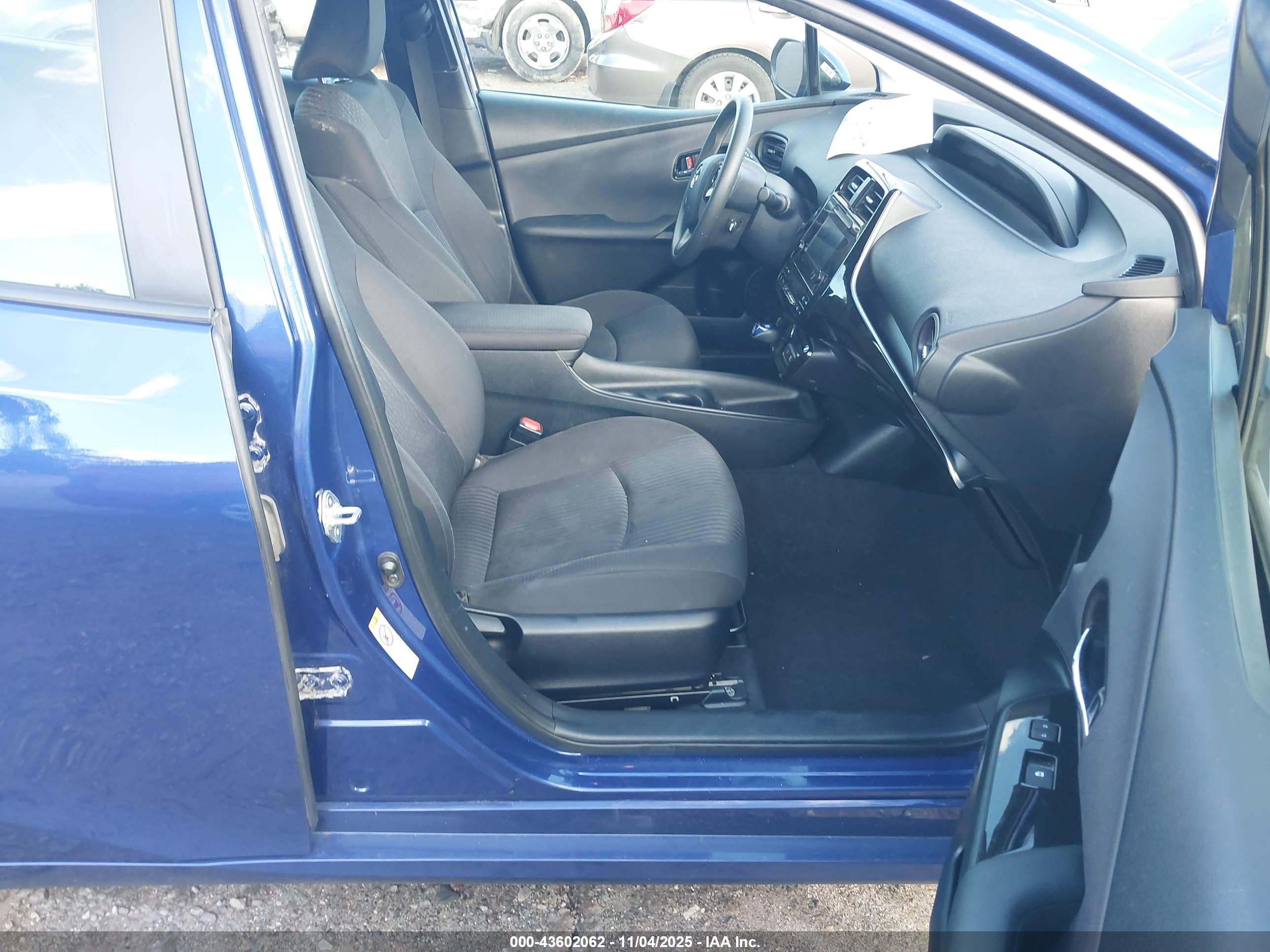 TOYOTA PRIUS image 5