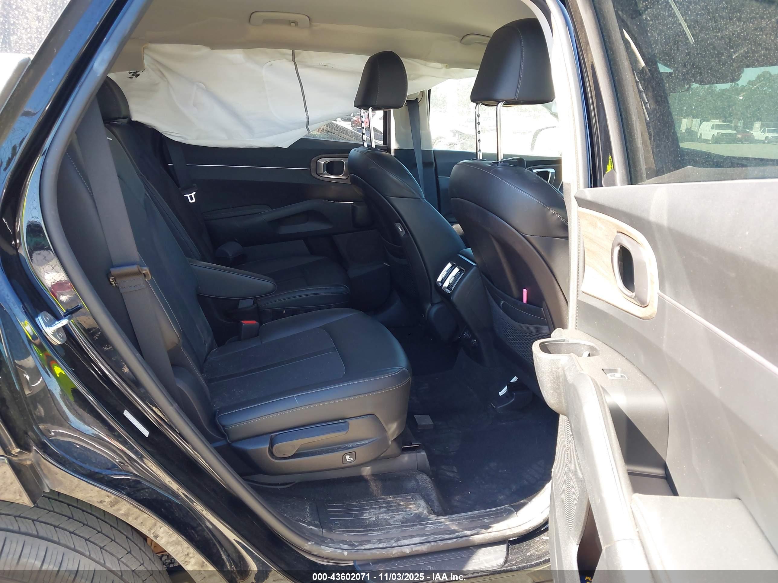 KIA SORENTO image 8
