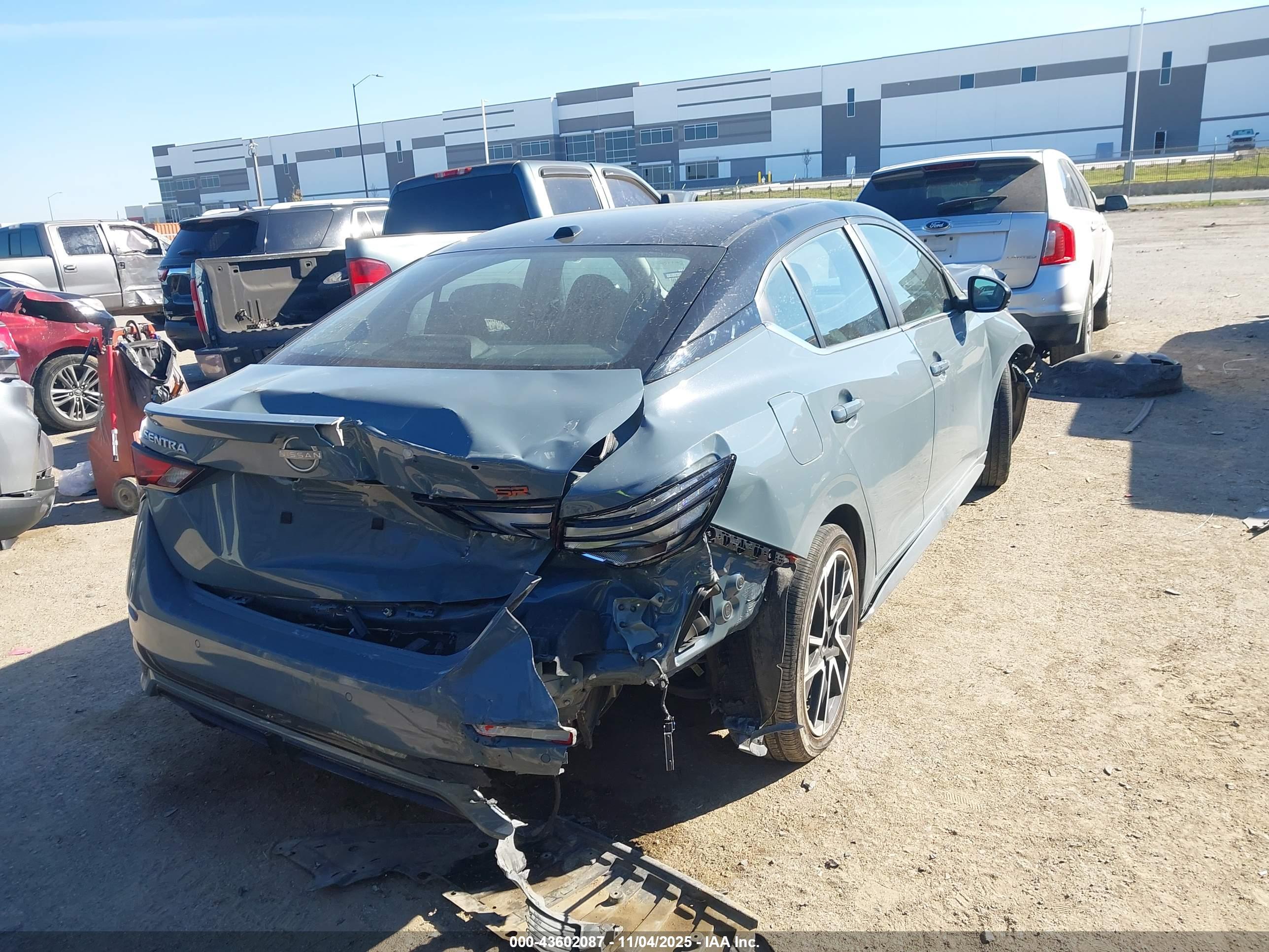 NISSAN SENTRA image 4