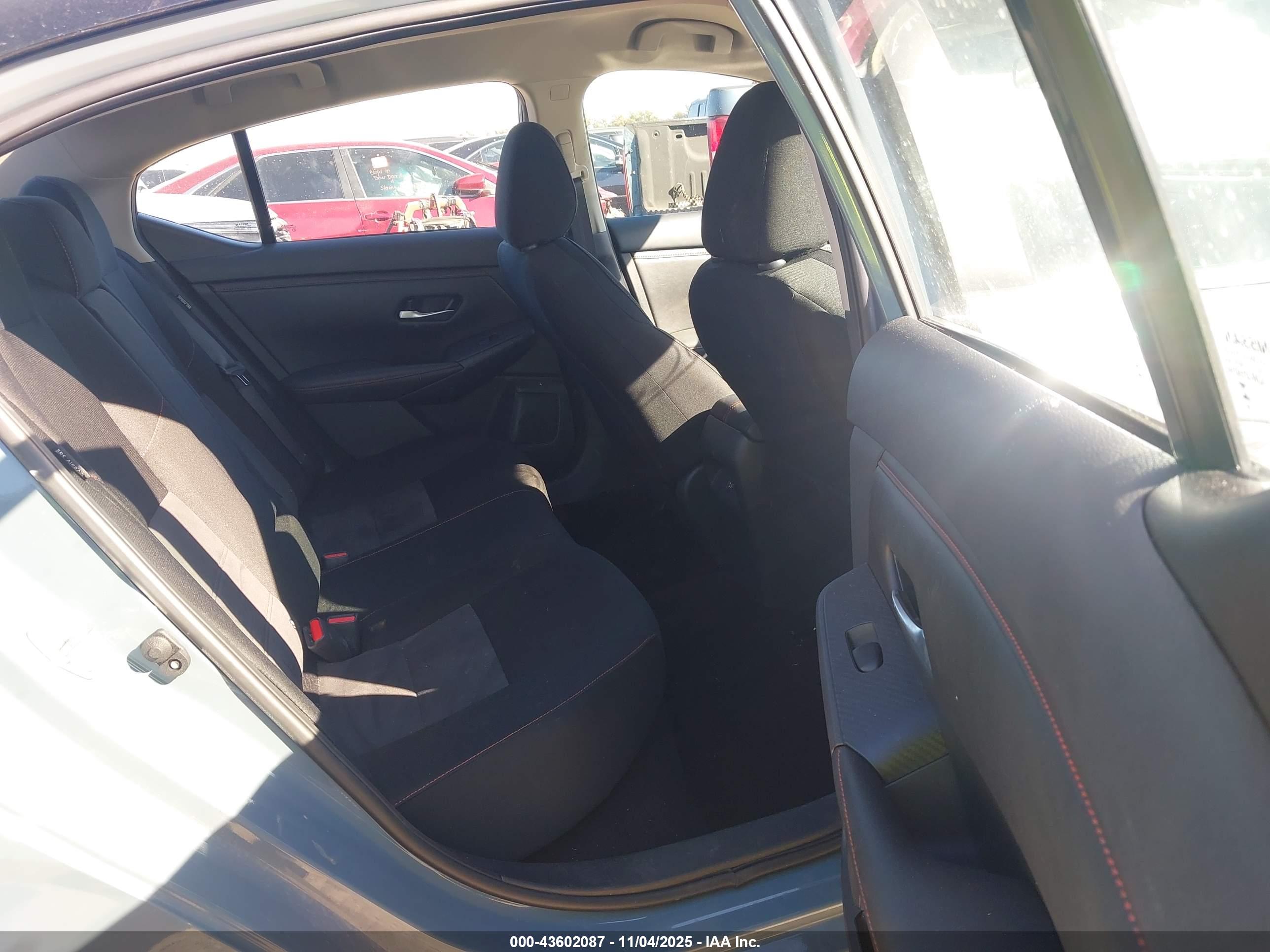 NISSAN SENTRA image 8