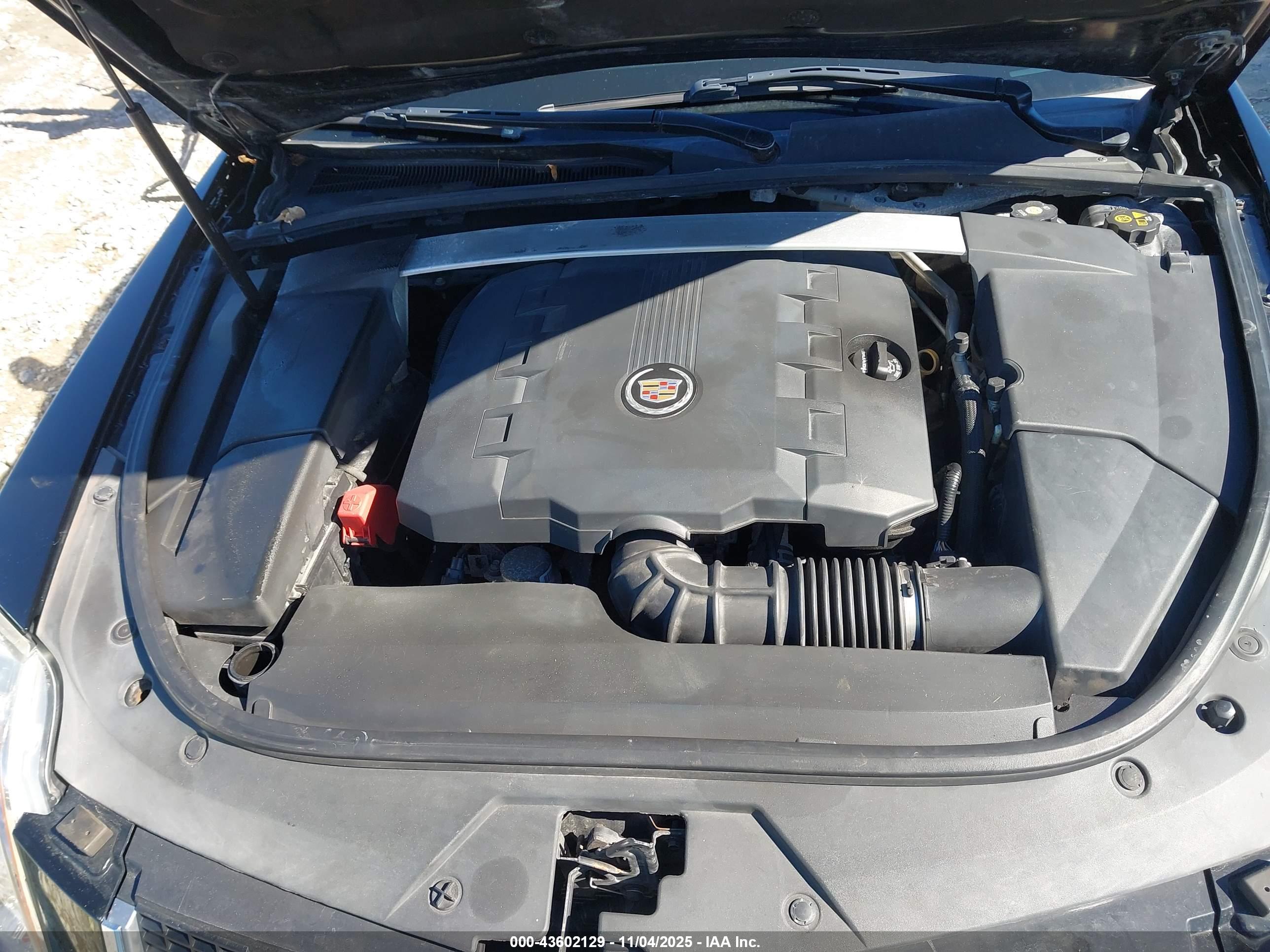 CADILLAC CTS image 10