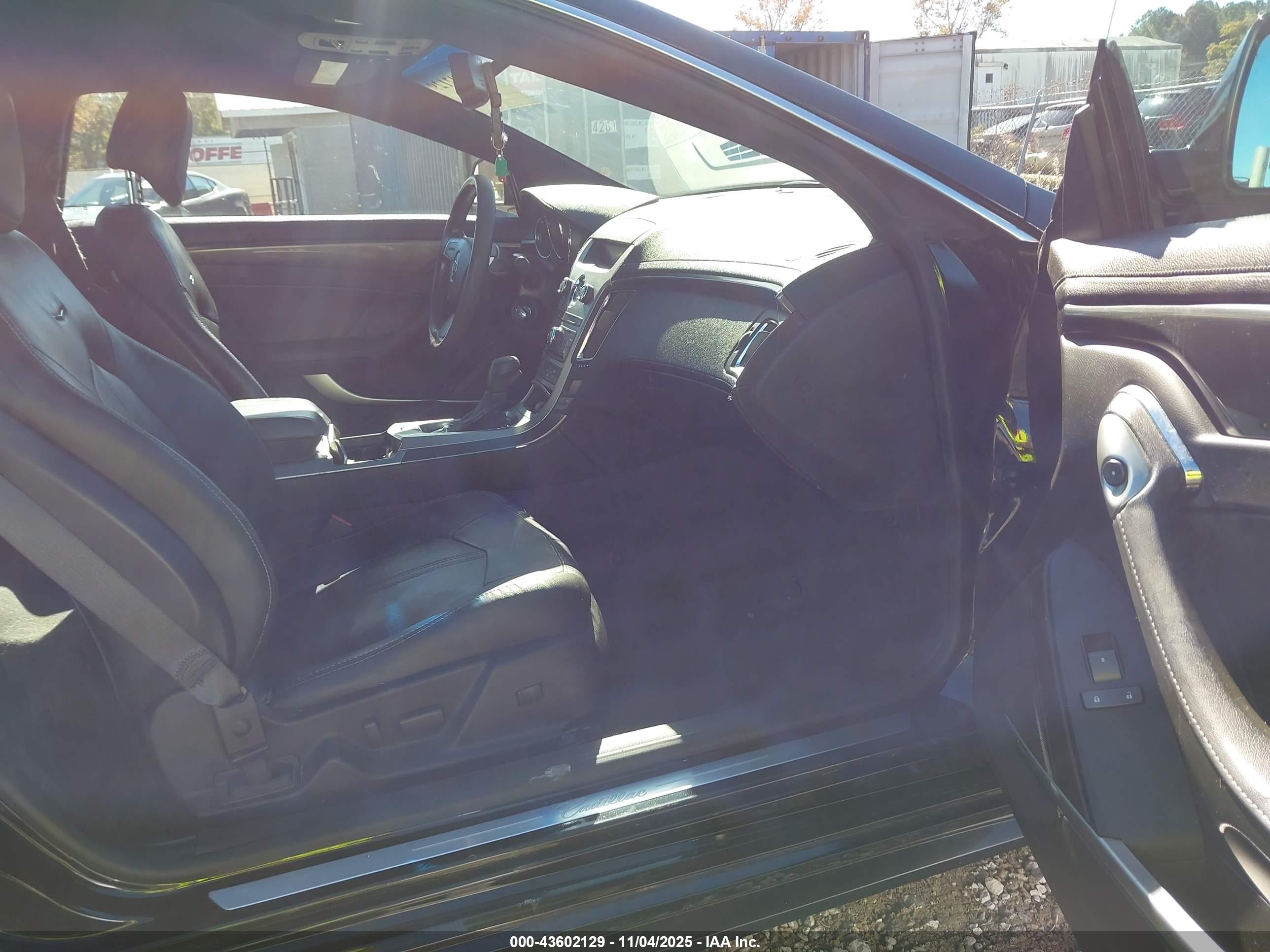 CADILLAC CTS image 5