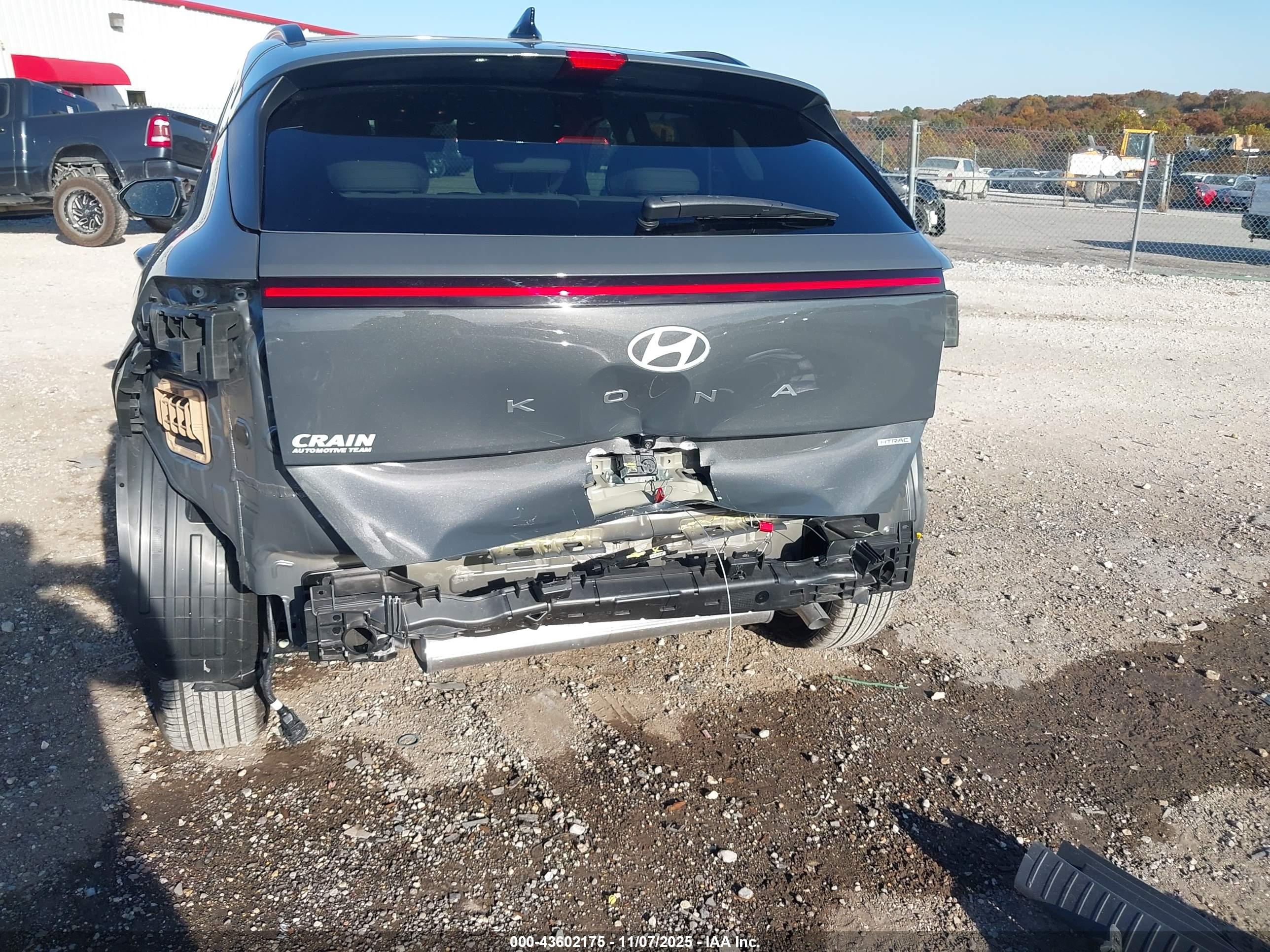 HYUNDAI KONA image 6