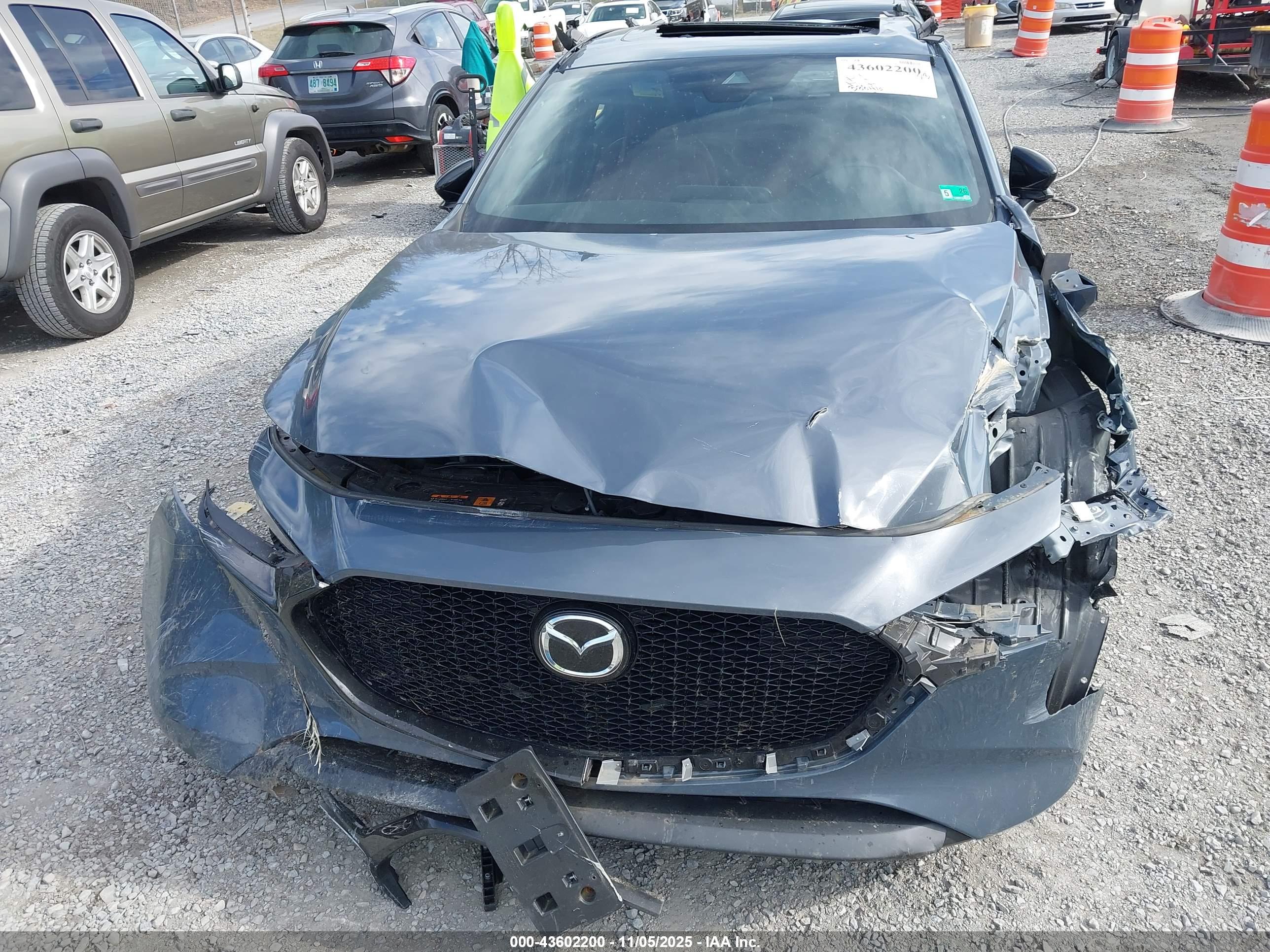 MAZDA MAZDA3 image 6