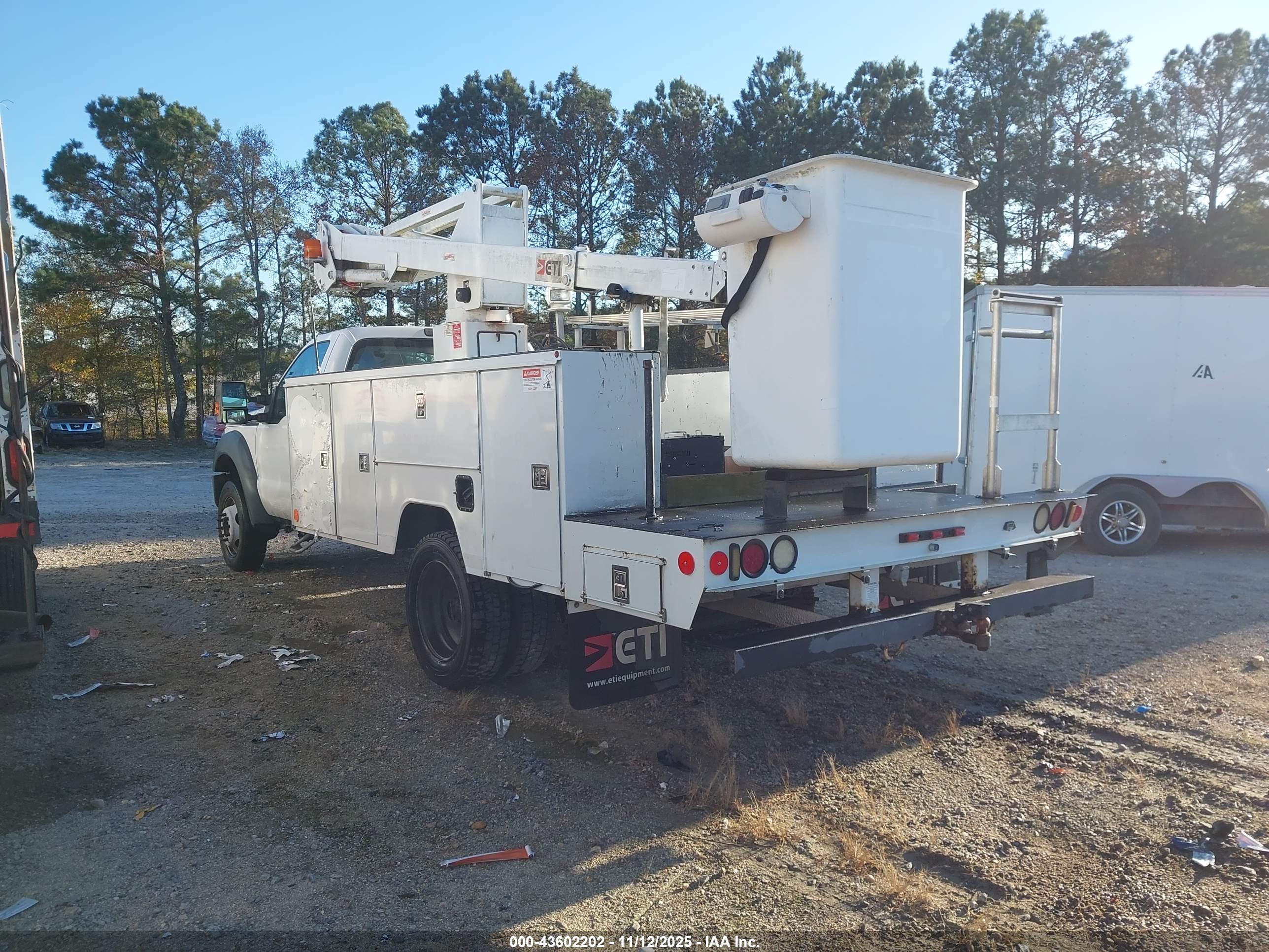 FORD F-450 image 3