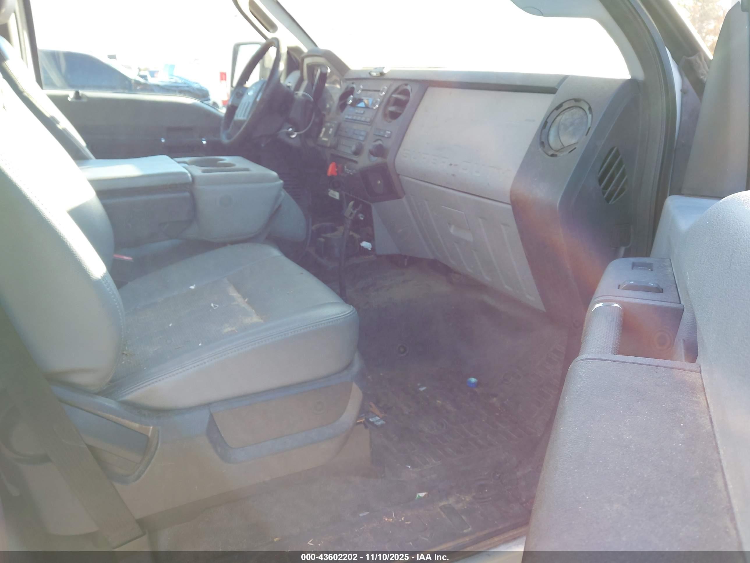 FORD F-450 image 8