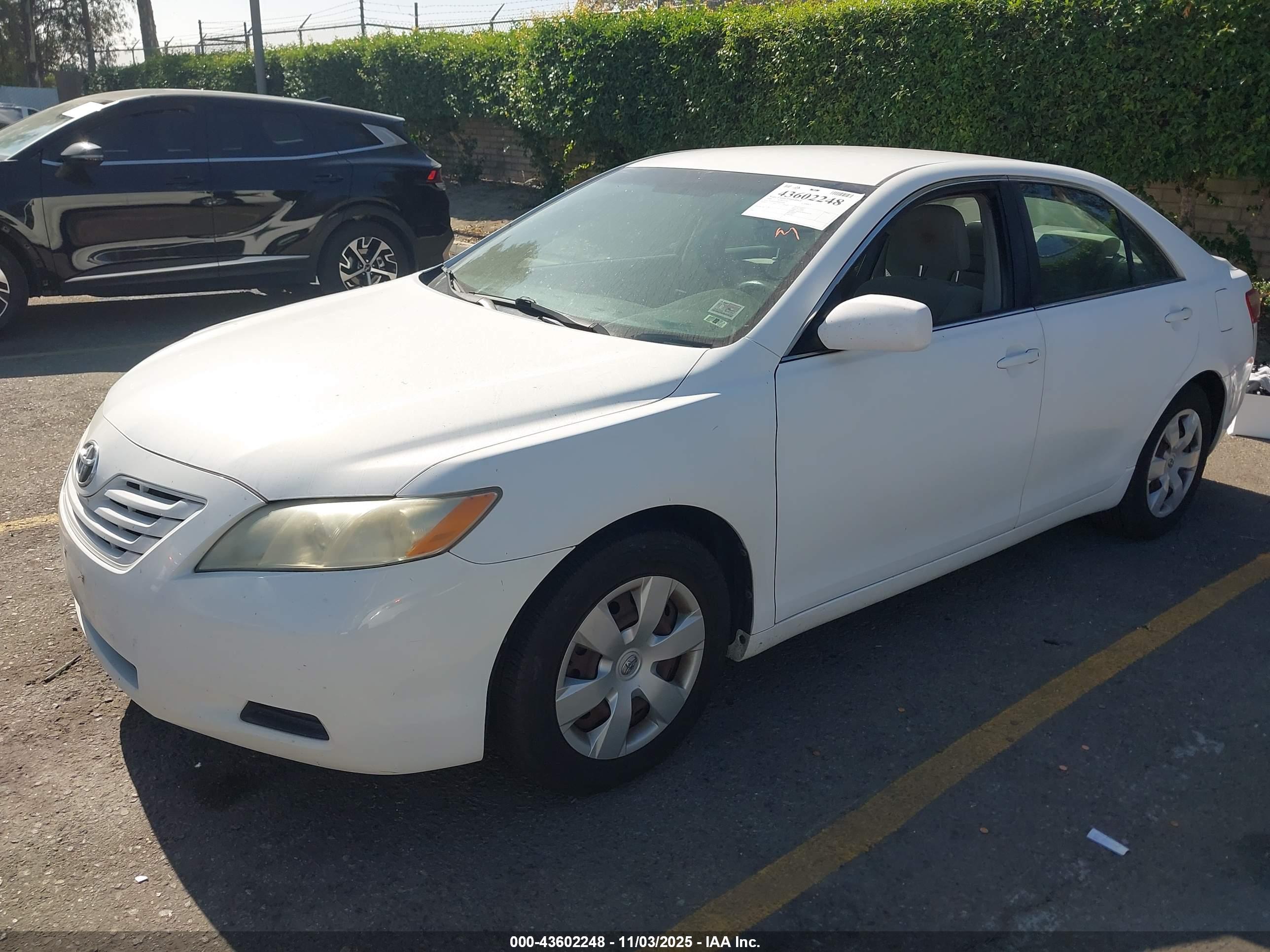 TOYOTA CAMRY image 2