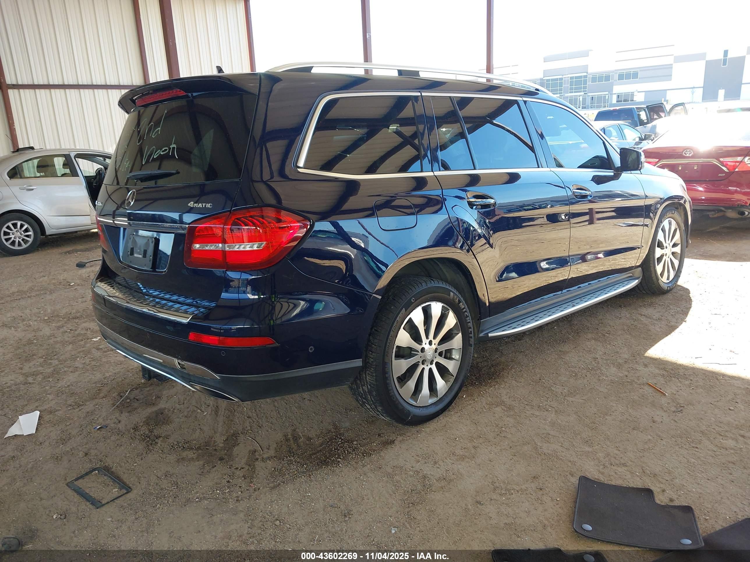 MERCEDES-BENZ GLS image 4