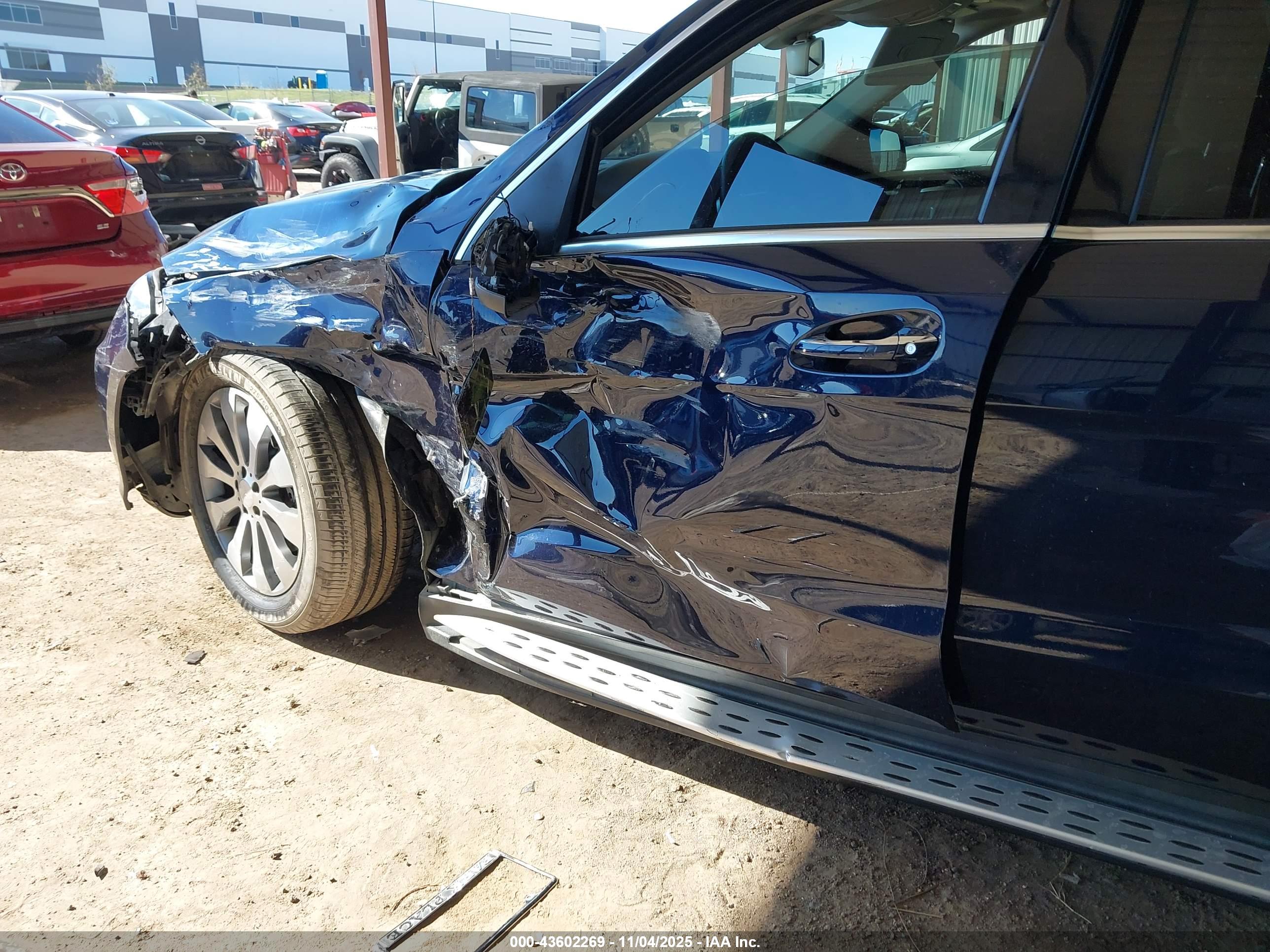 MERCEDES-BENZ GLS image 6