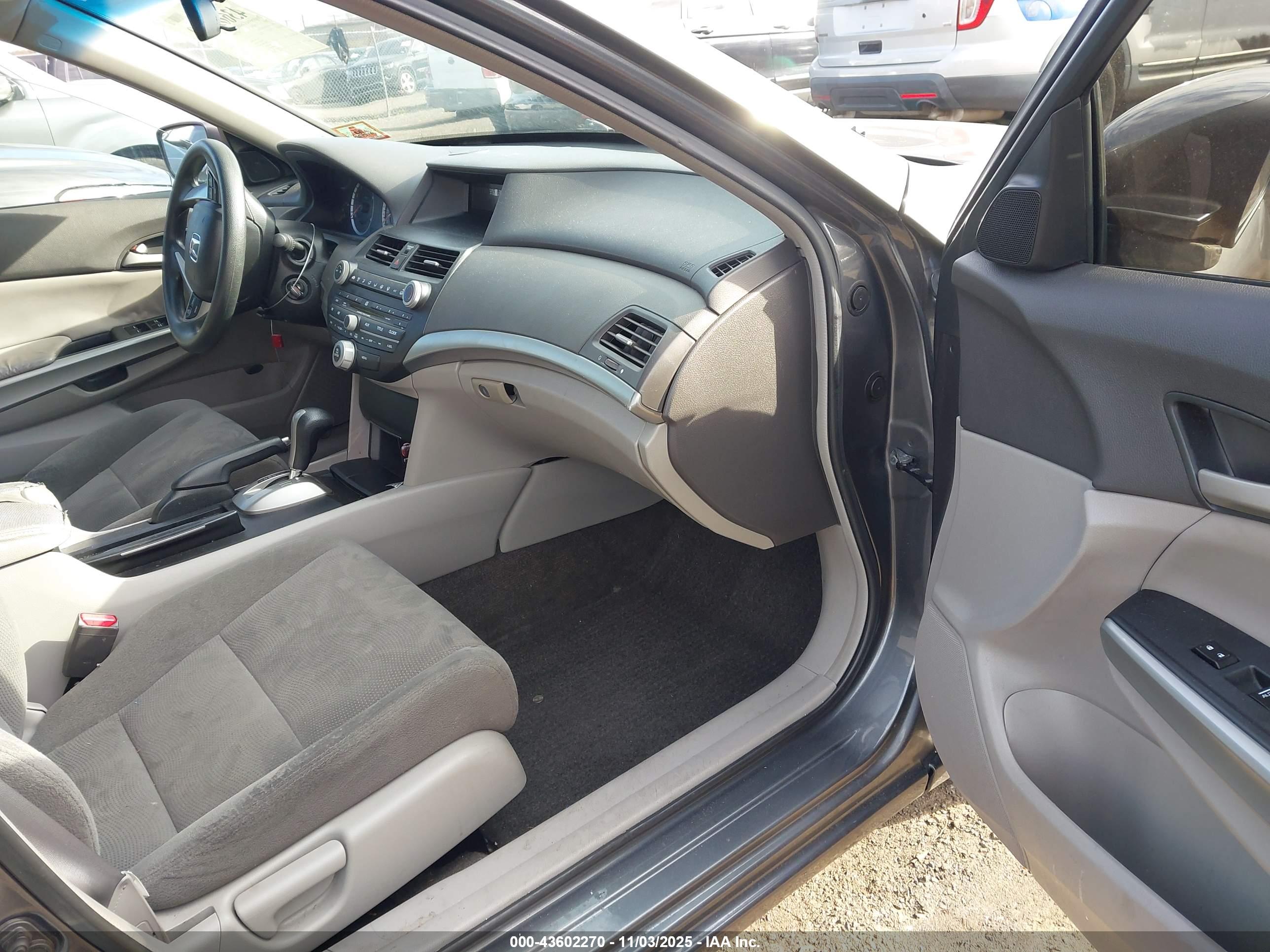 HONDA ACCORD image 5