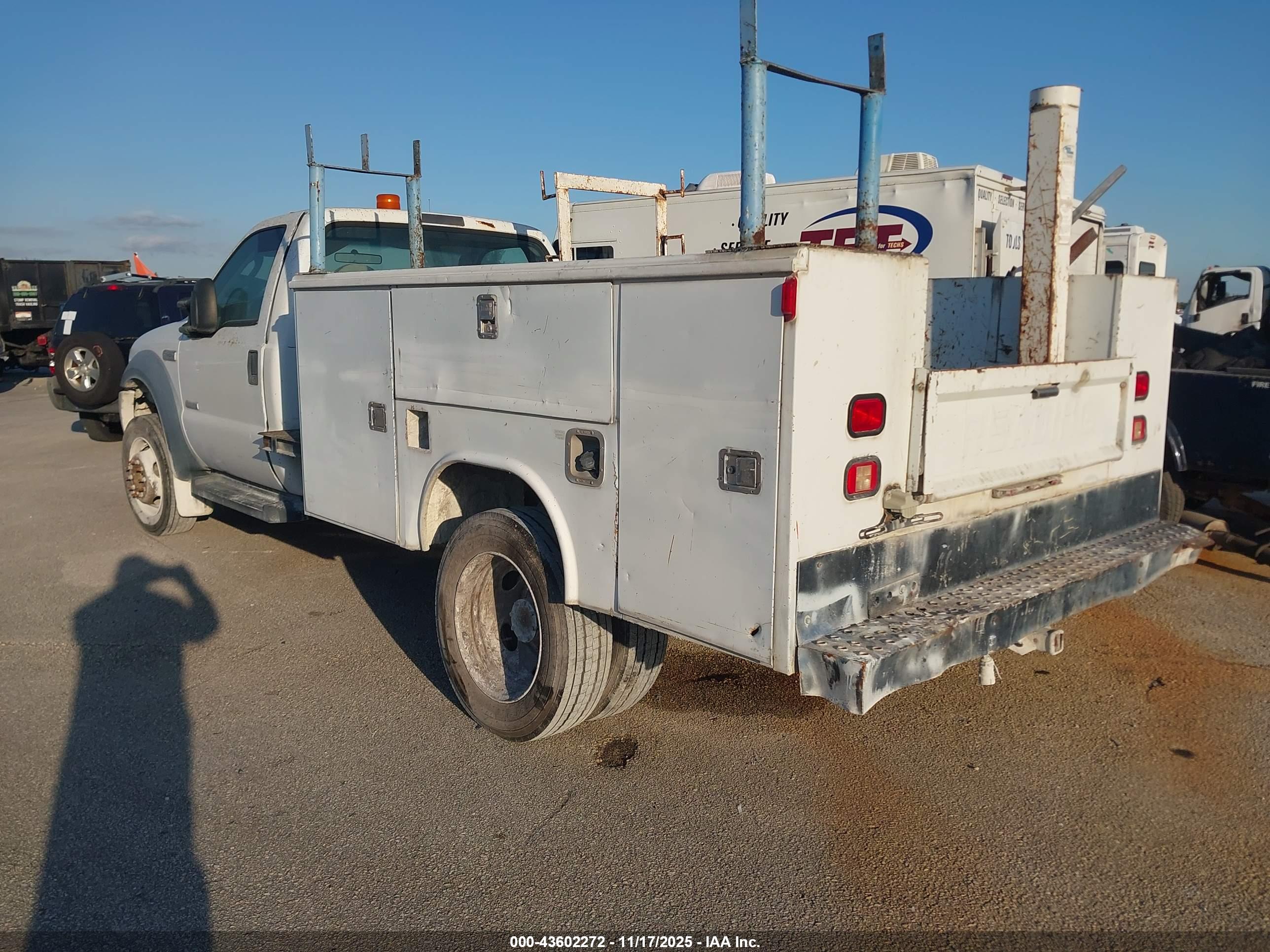 FORD F-450 image 3
