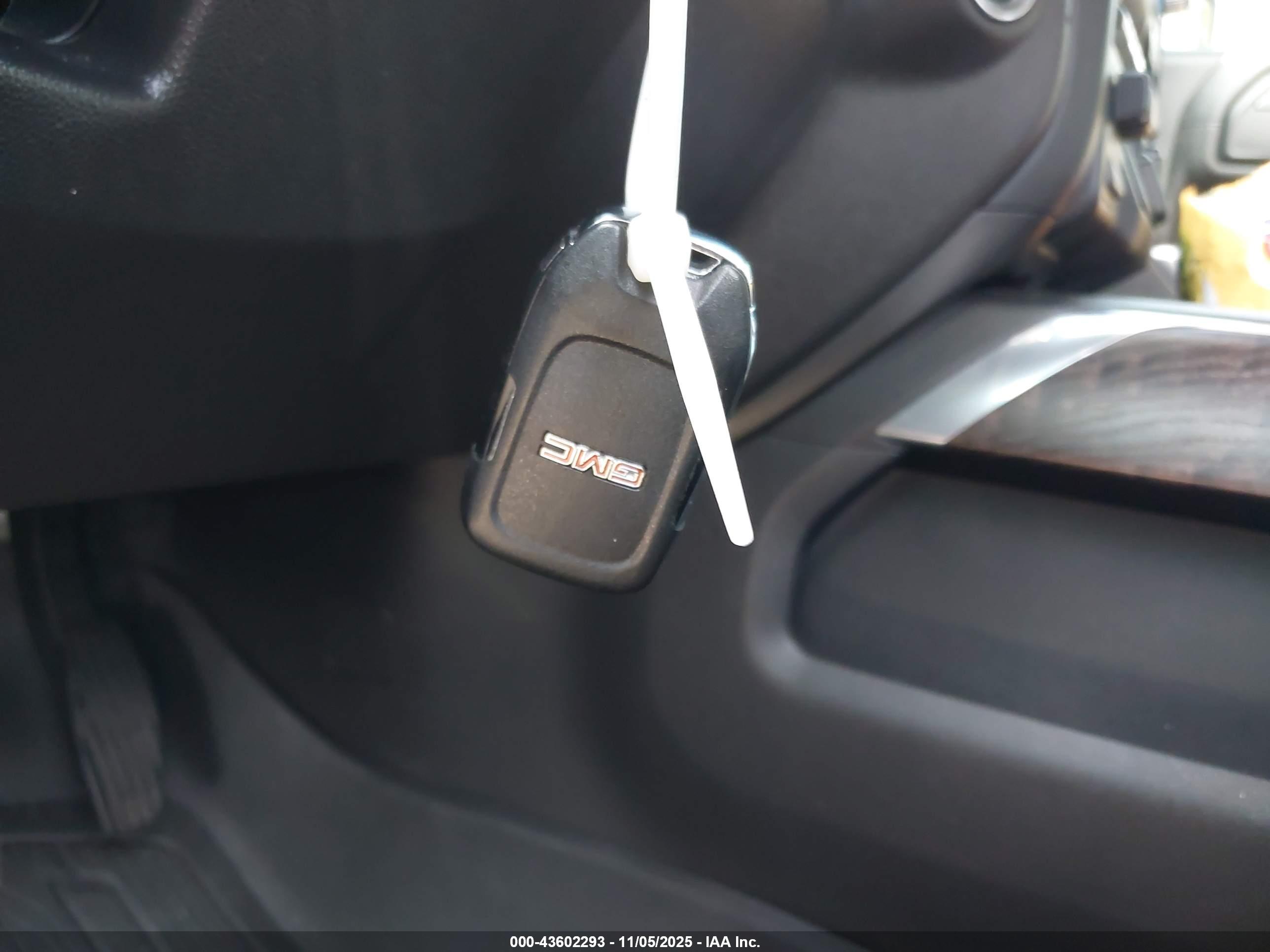 GMC SIERRA image 11