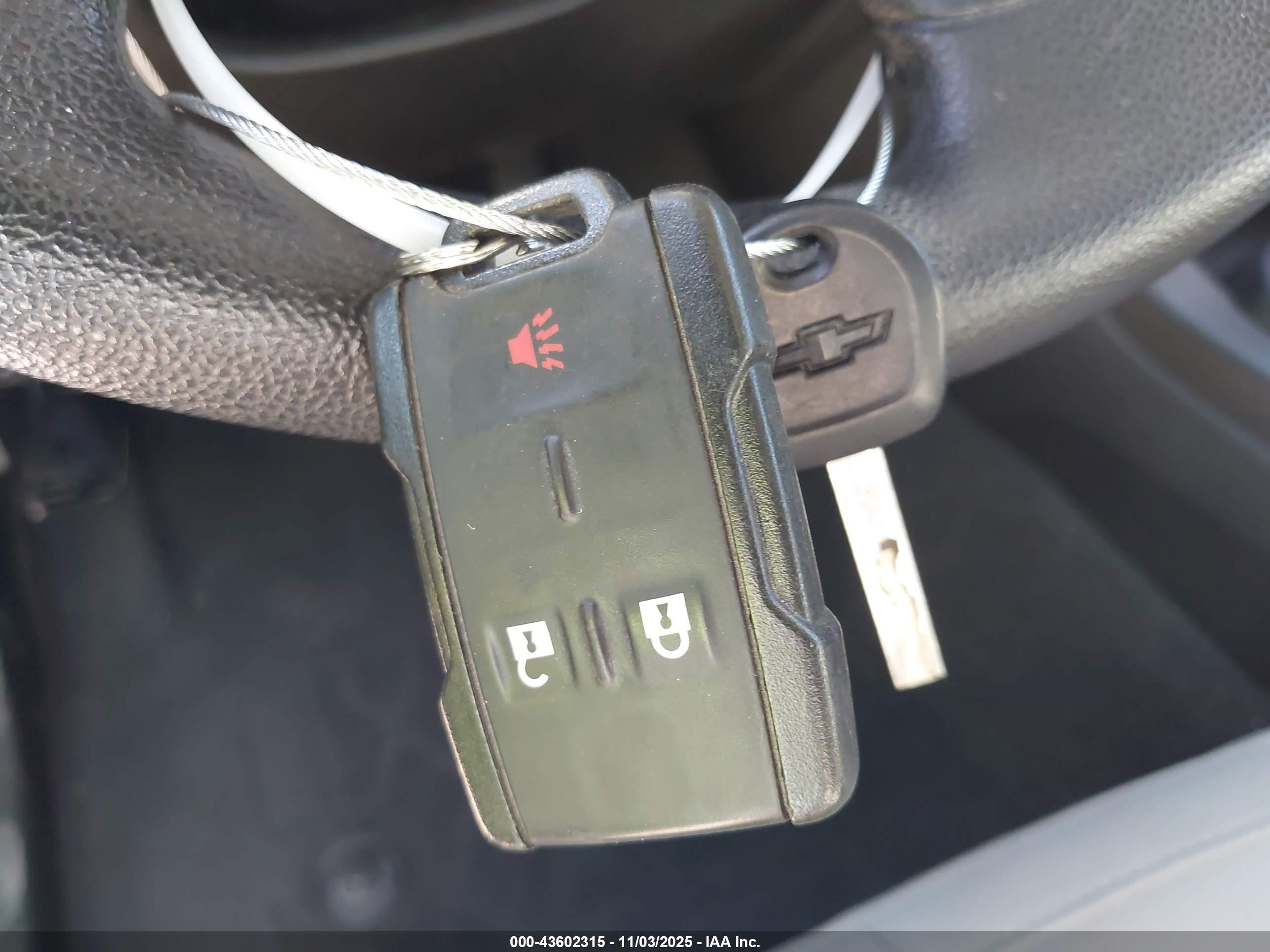 CHEVROLET COLORADO image 11