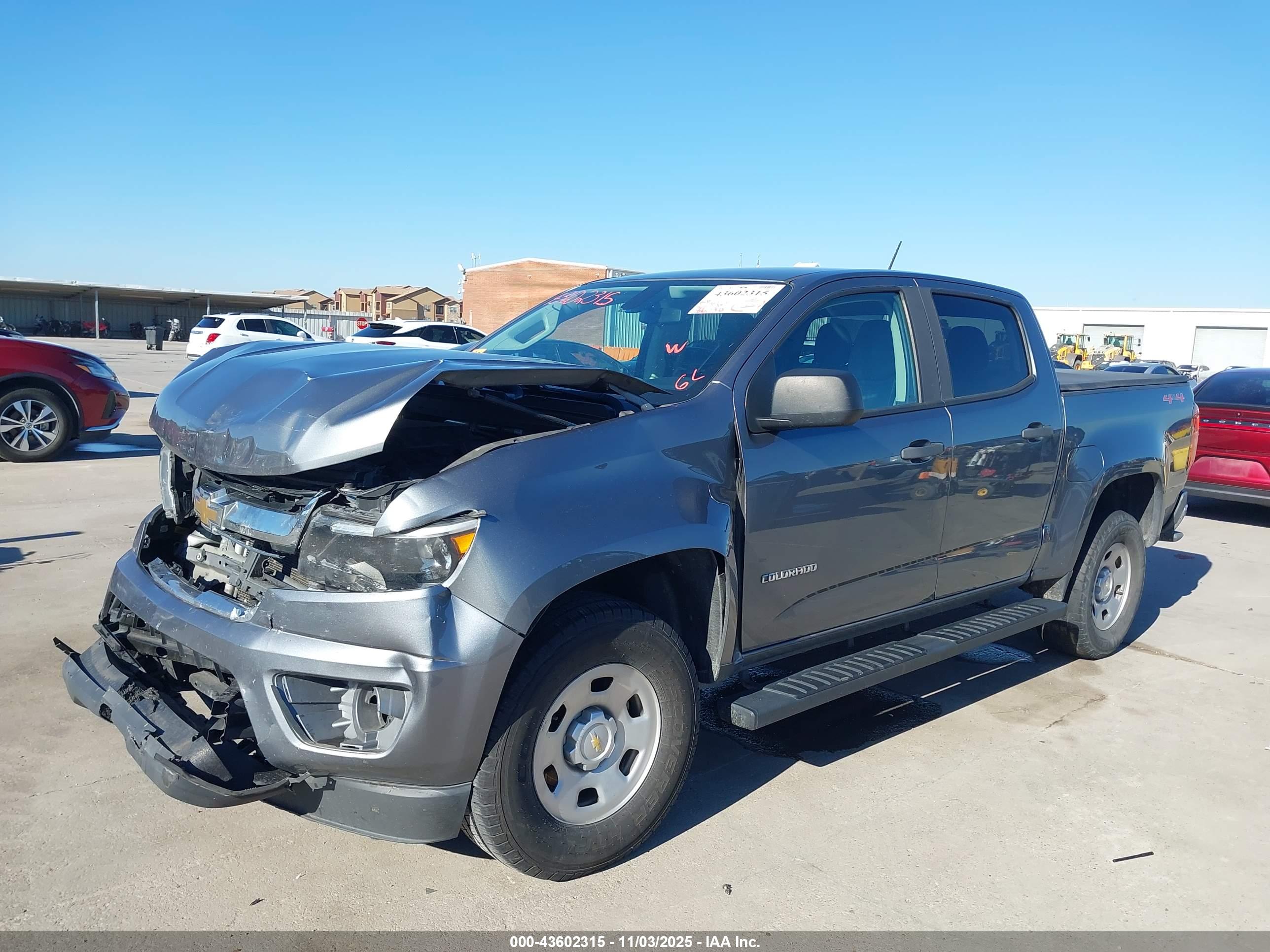 CHEVROLET COLORADO image 2