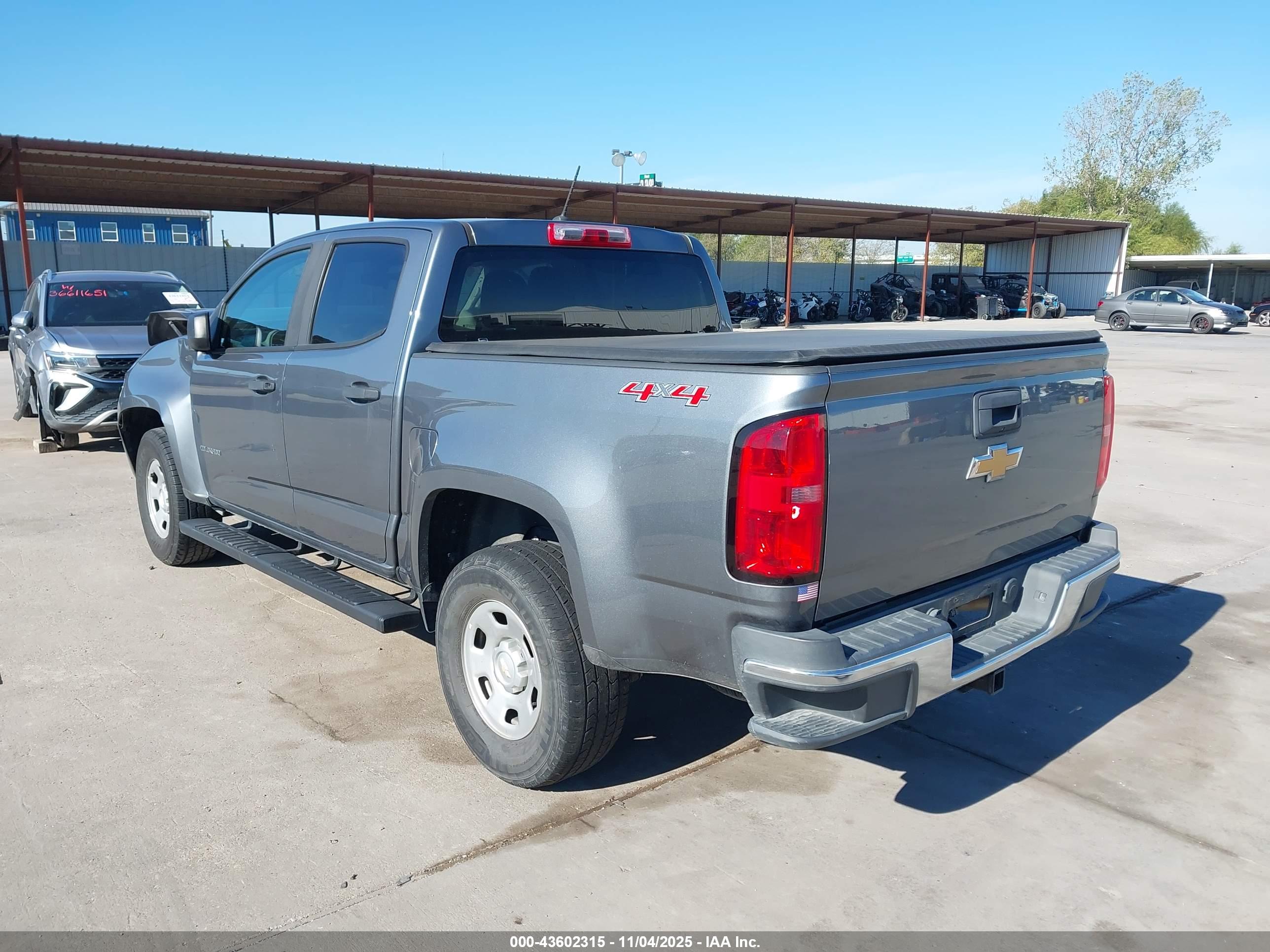 CHEVROLET COLORADO image 3